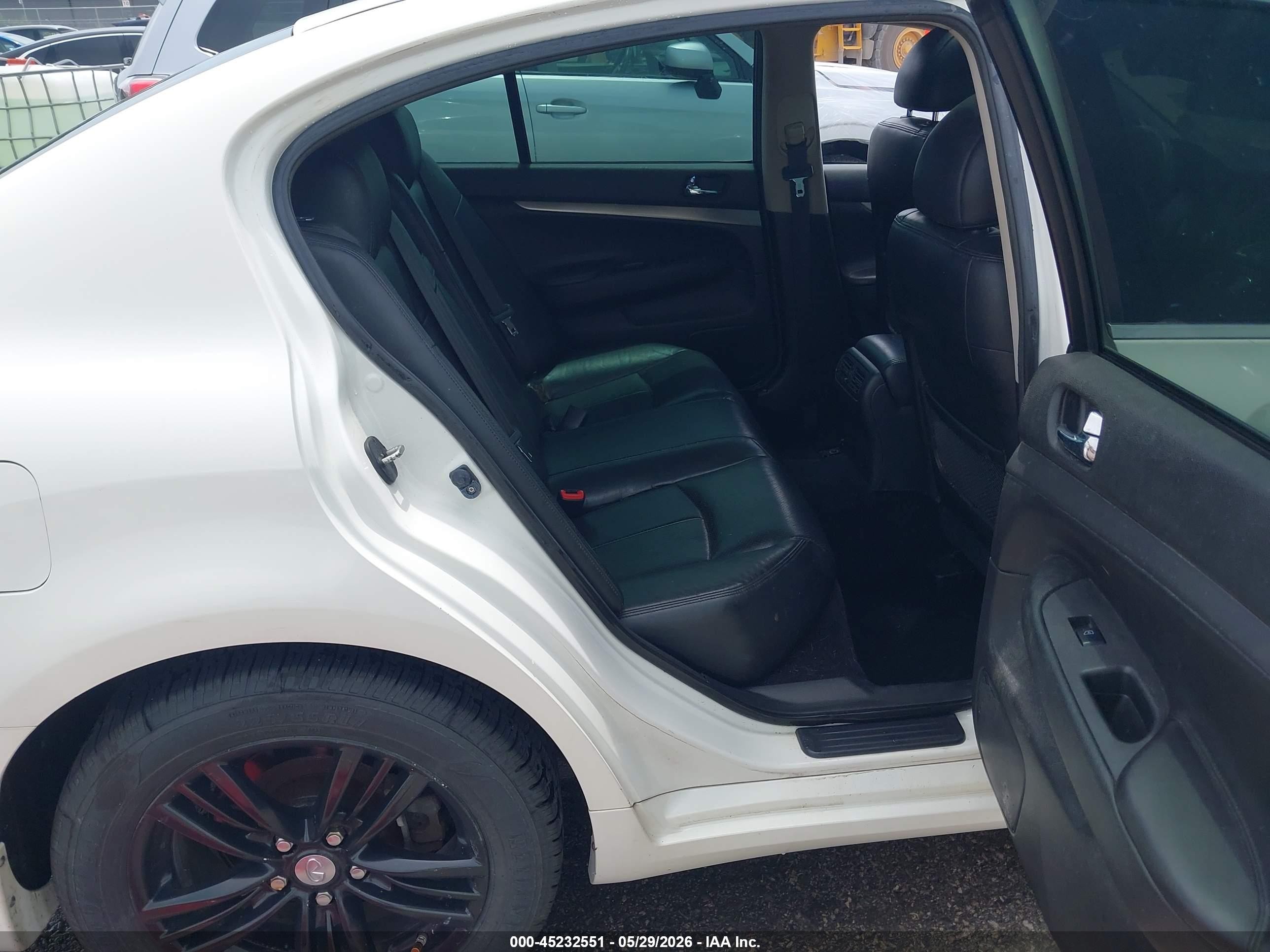 2011 Infiniti G37x   Белый vin: JN1CV6AR2BM350758