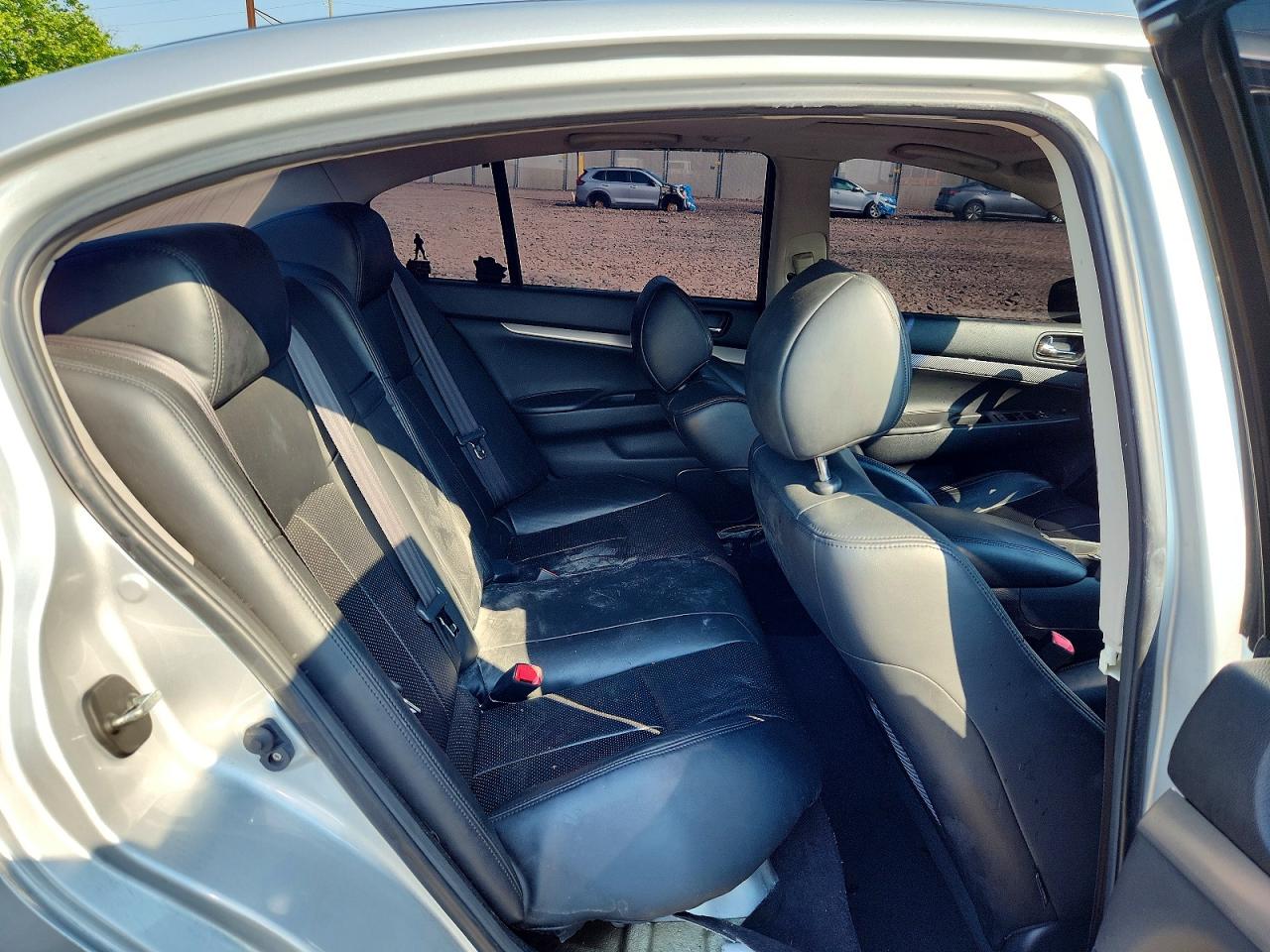 2011 Infiniti G37 Sedan Silver vin: JN1CV6AR2BM353224