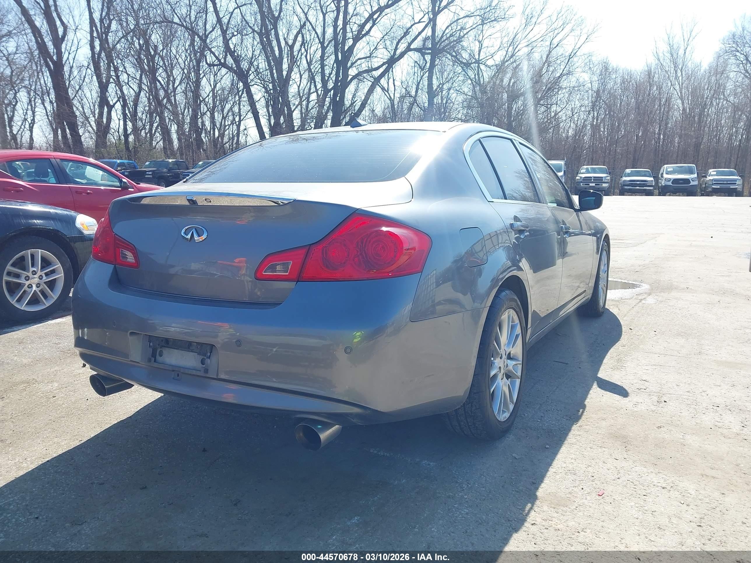 2011 Infiniti G37x   Silver vin: JN1CV6AR2BM401630