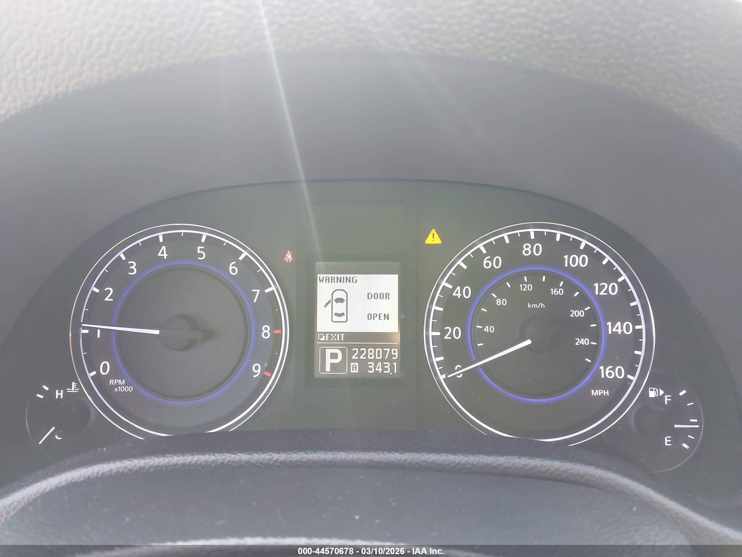 2011 Infiniti G37x   Silver vin: JN1CV6AR2BM401630
