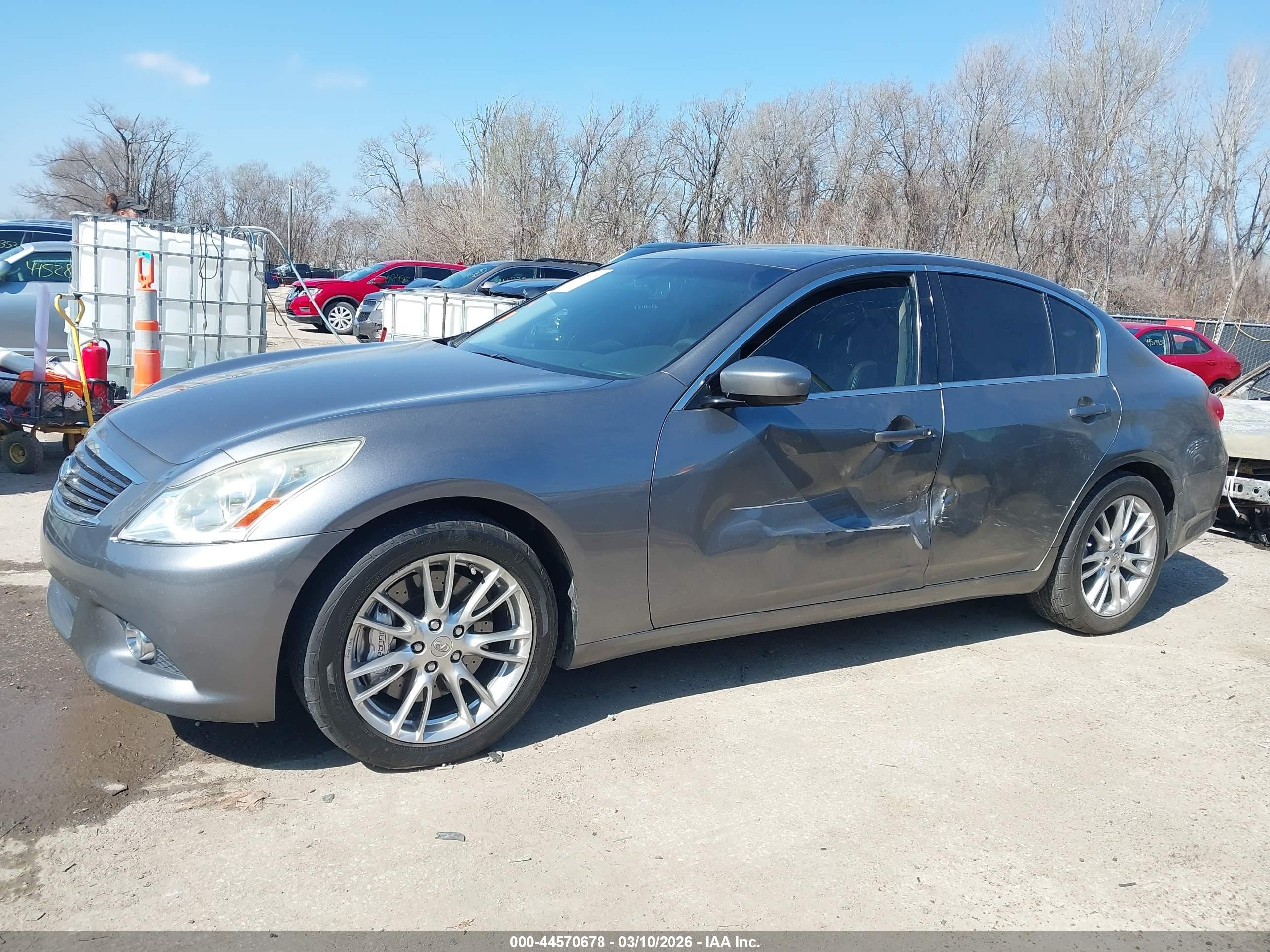 2011 Infiniti G37x   Silver vin: JN1CV6AR2BM401630
