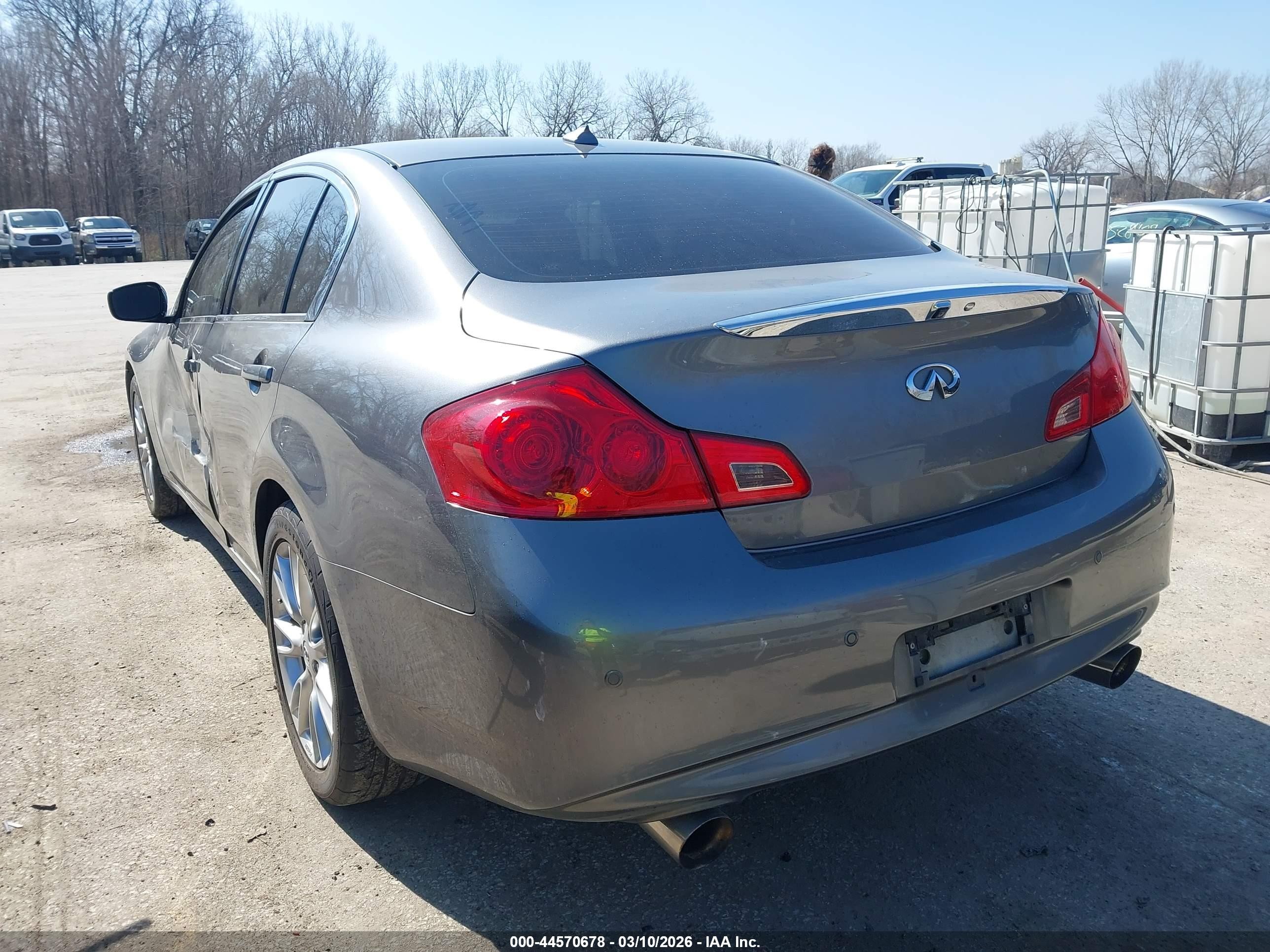 2011 Infiniti G37x   Silver vin: JN1CV6AR2BM401630