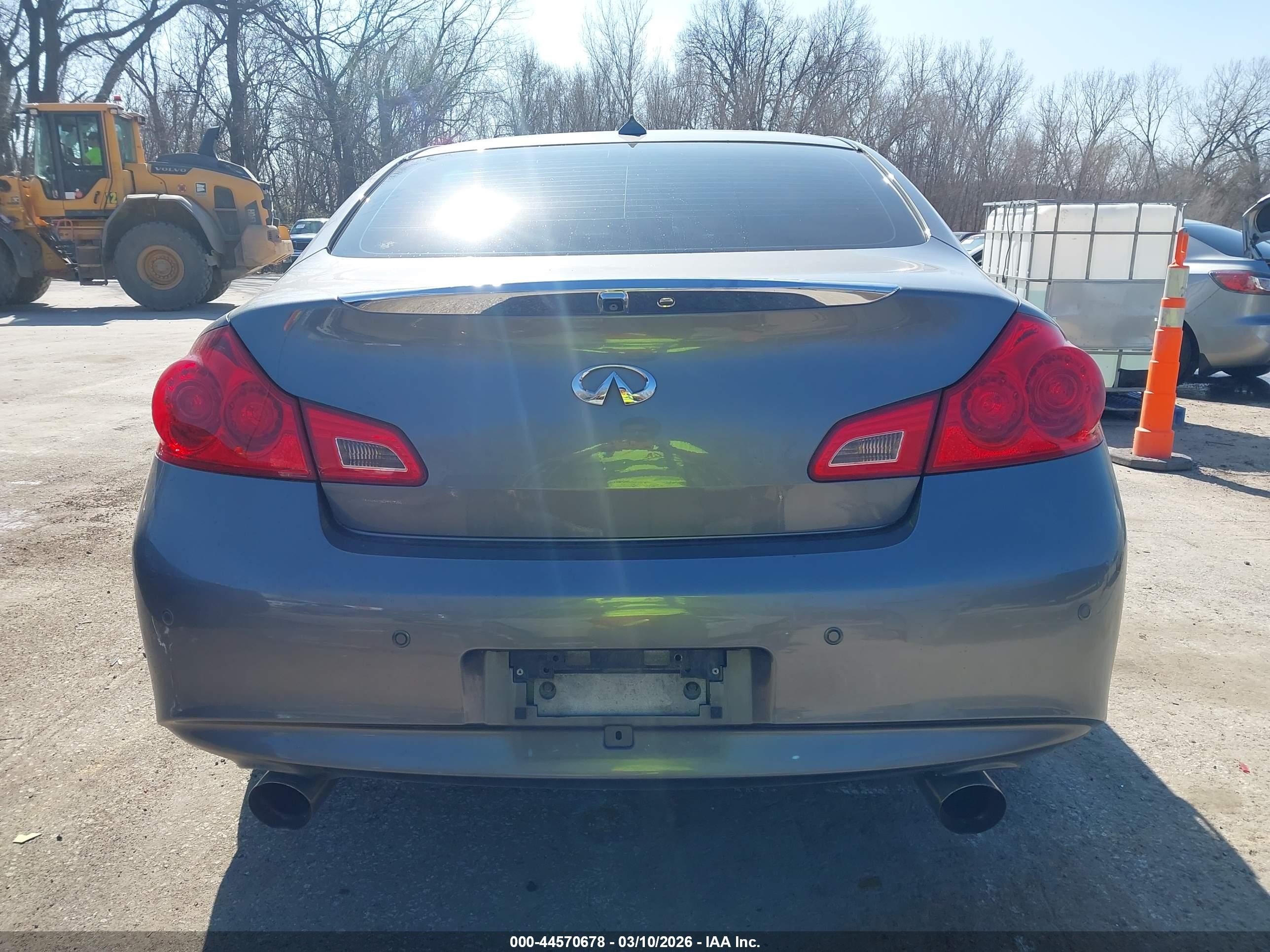 2011 Infiniti G37x   Silver vin: JN1CV6AR2BM401630