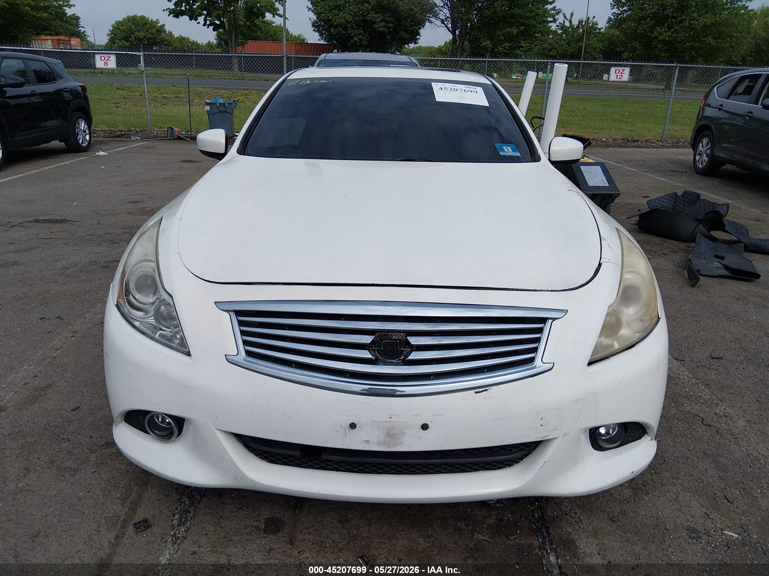 2011 Infiniti G37x   White vin: JN1CV6AR2BM408433