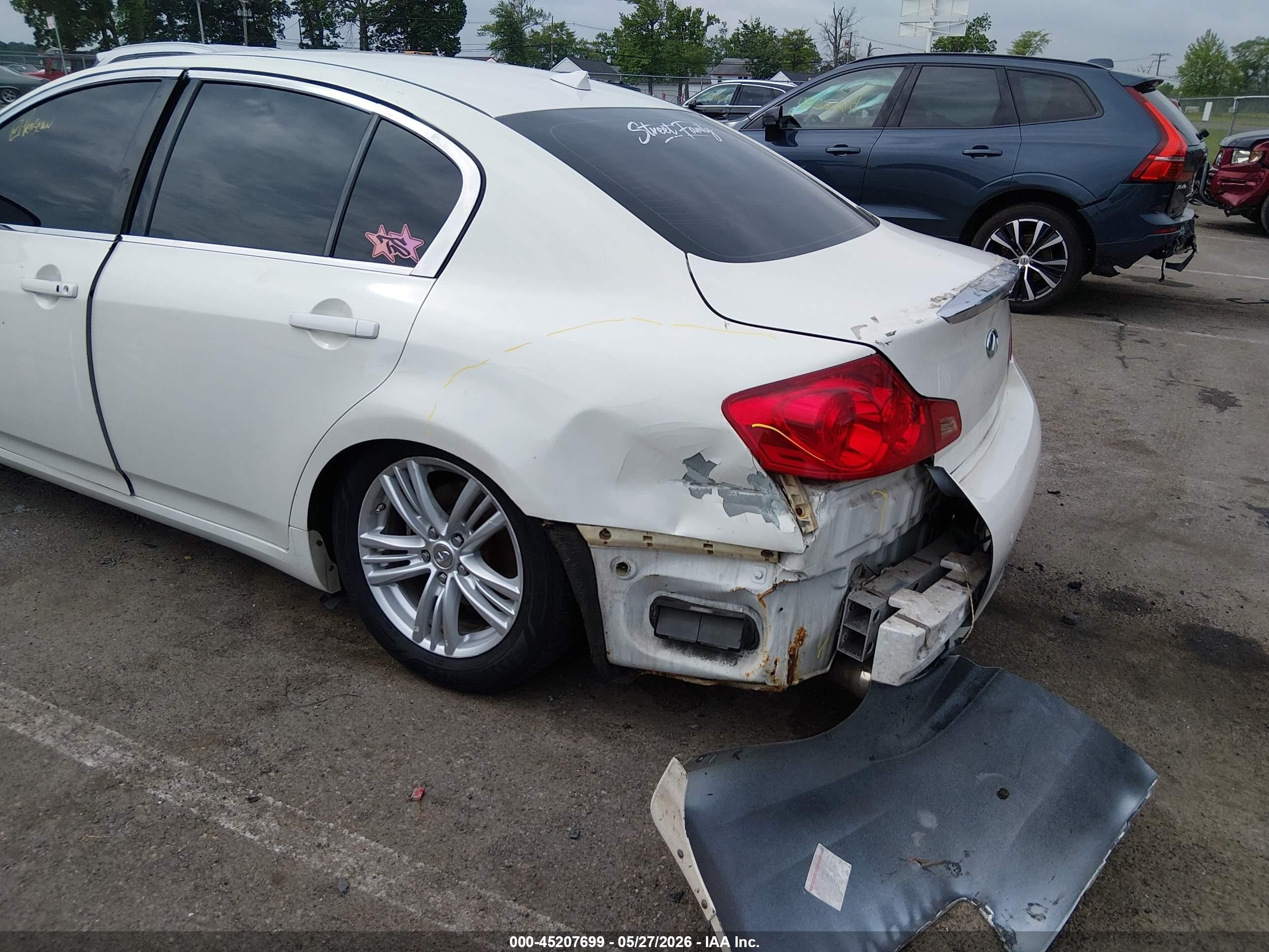 2011 Infiniti G37x   White vin: JN1CV6AR2BM408433