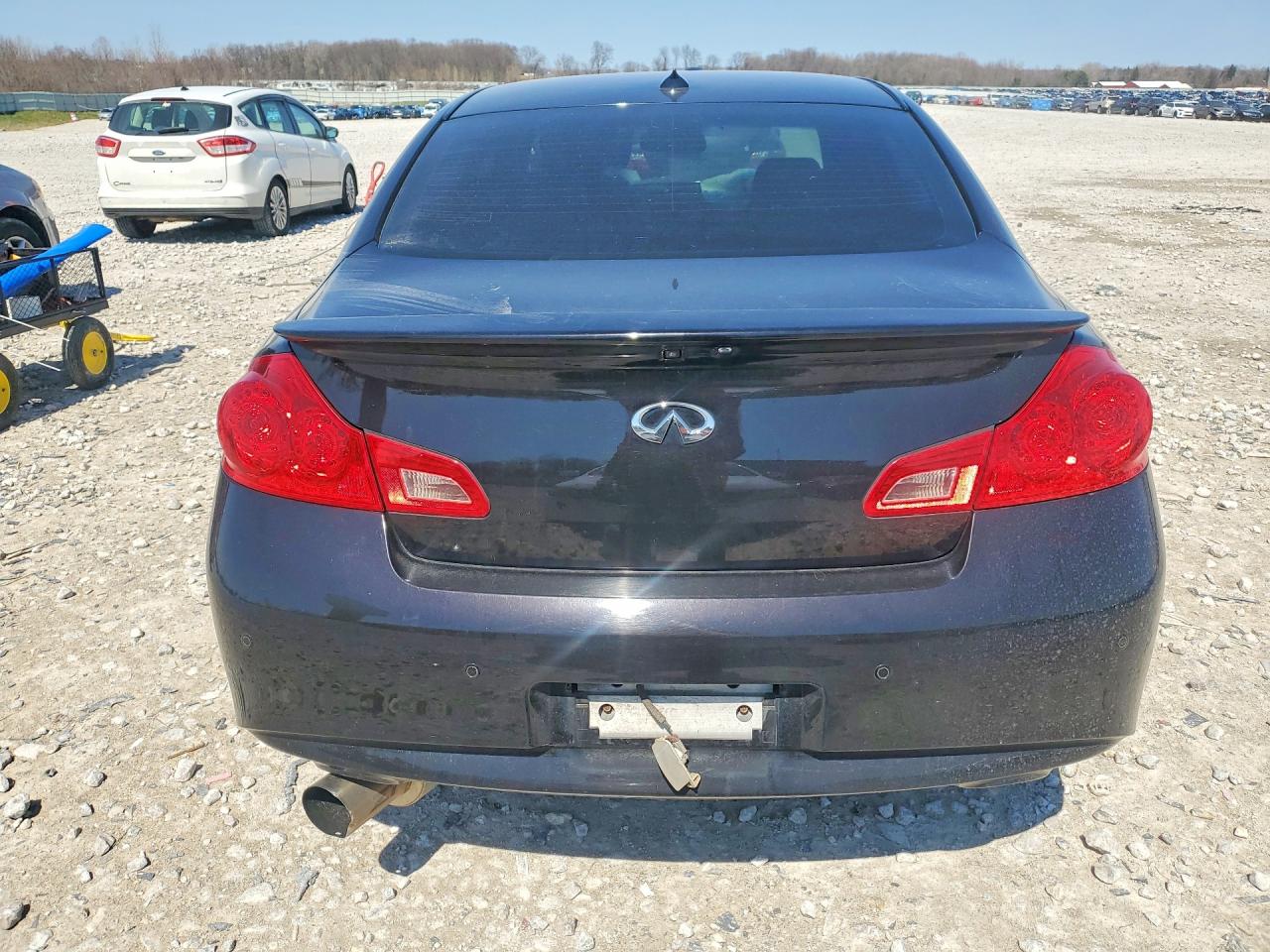2013 Infiniti G37 Sedan X Черный vin: JN1CV6AR2DM350553