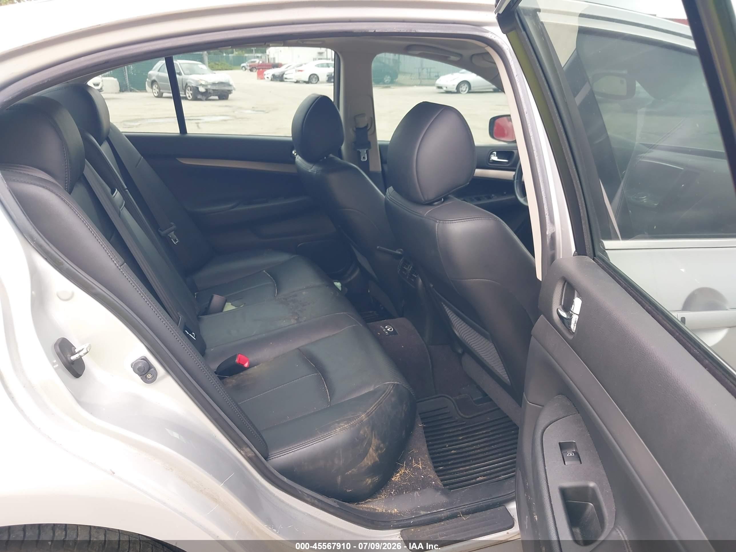 2013 Infiniti G37x Серебряный vin: JN1CV6AR2DM755876