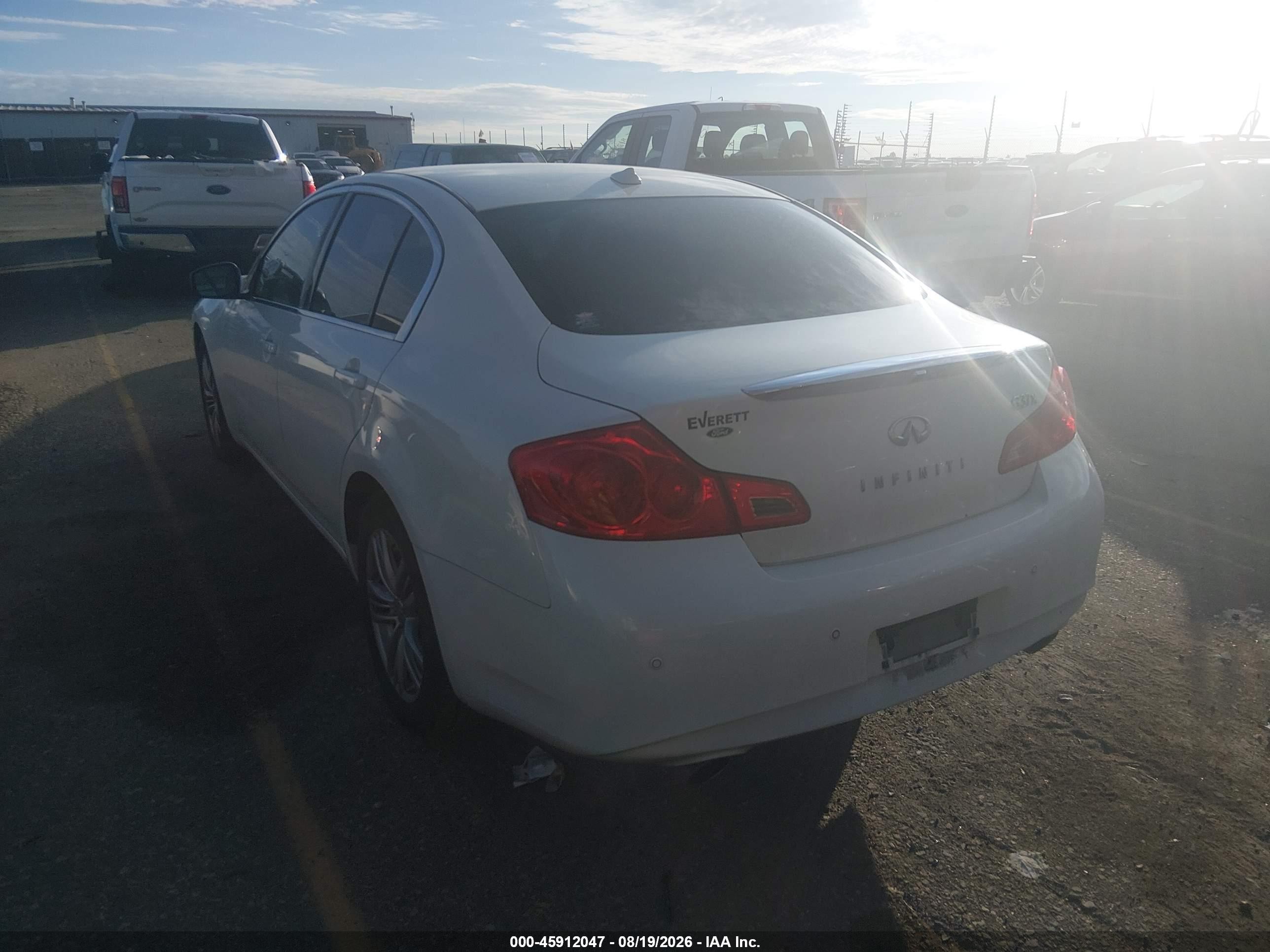 2013 Infiniti G37x White vin: JN1CV6AR2DM756798