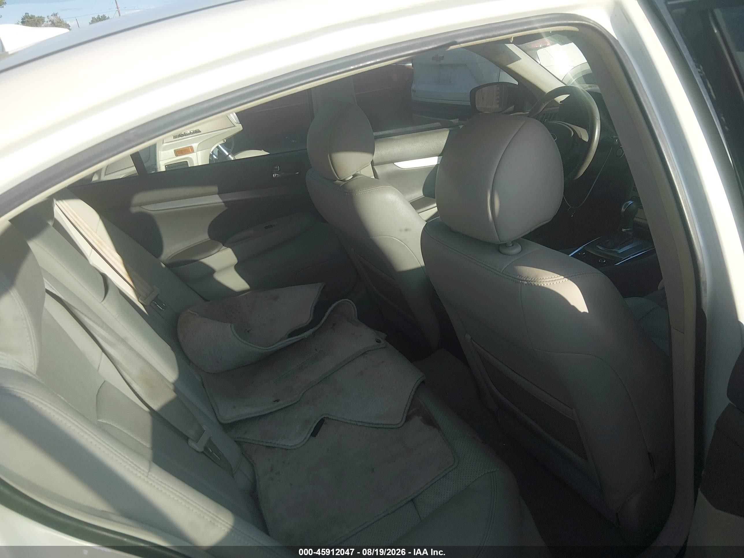 2013 Infiniti G37x White vin: JN1CV6AR2DM756798