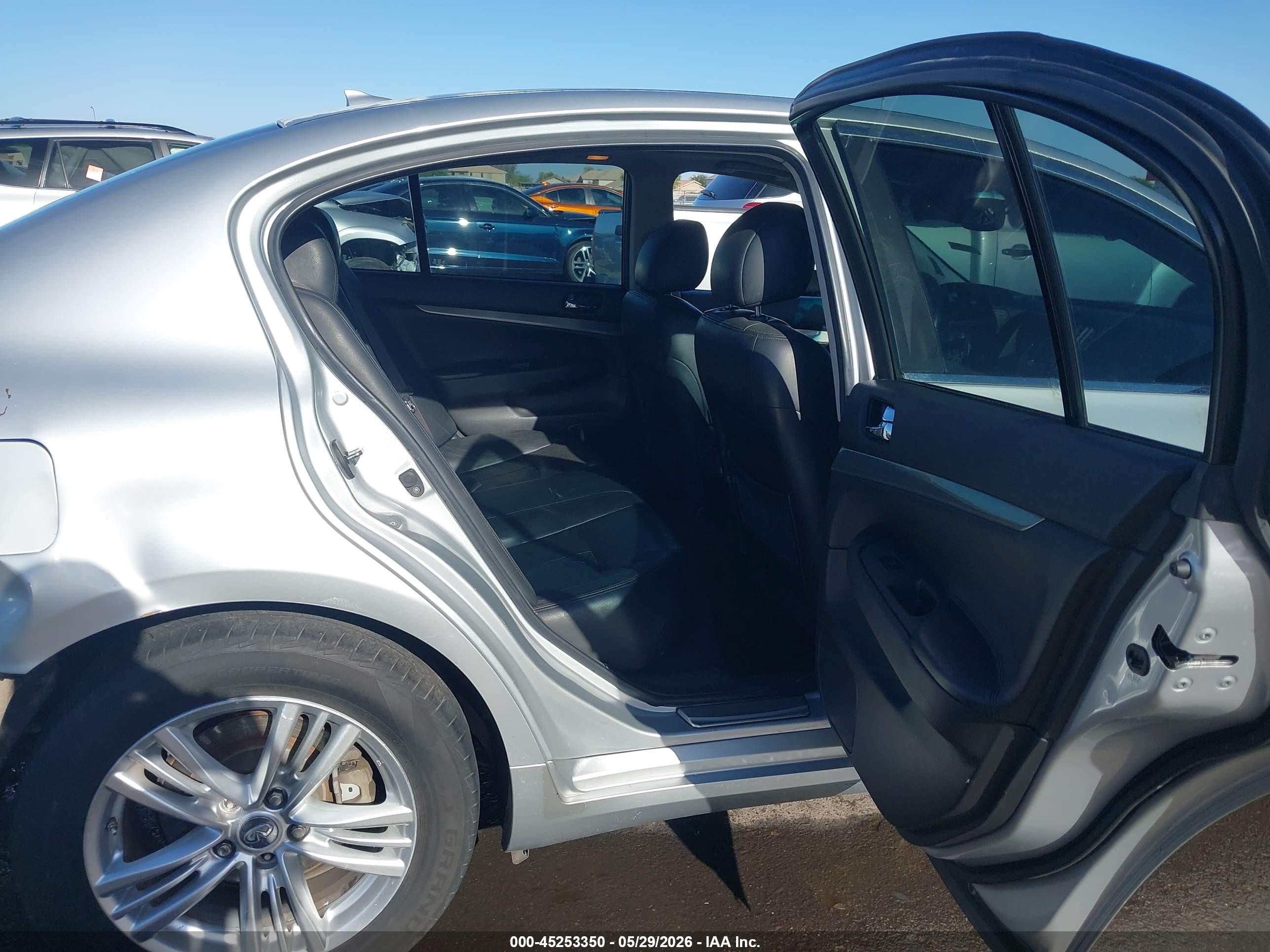 2013 Infiniti G37x   Silver vin: JN1CV6AR2DM767347