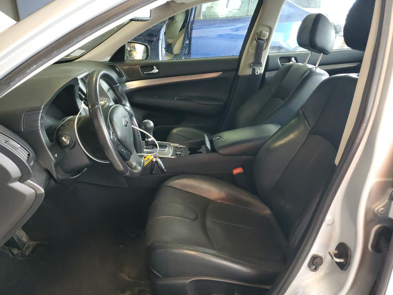 2015 Infiniti Q40 Серый vin: JN1CV6AR2FM651519