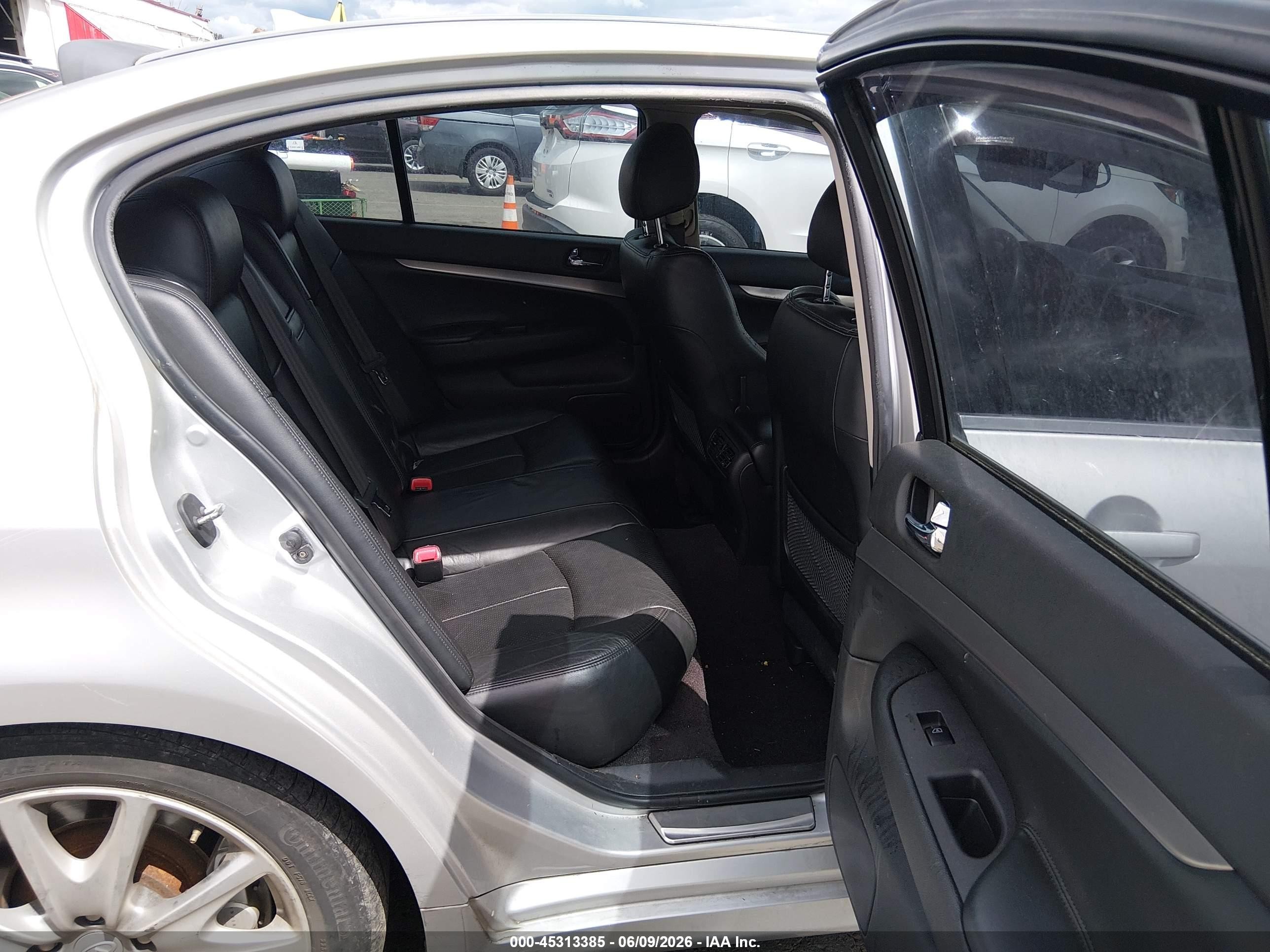 2010 Infiniti G37x   Silver vin: JN1CV6AR3AM452536