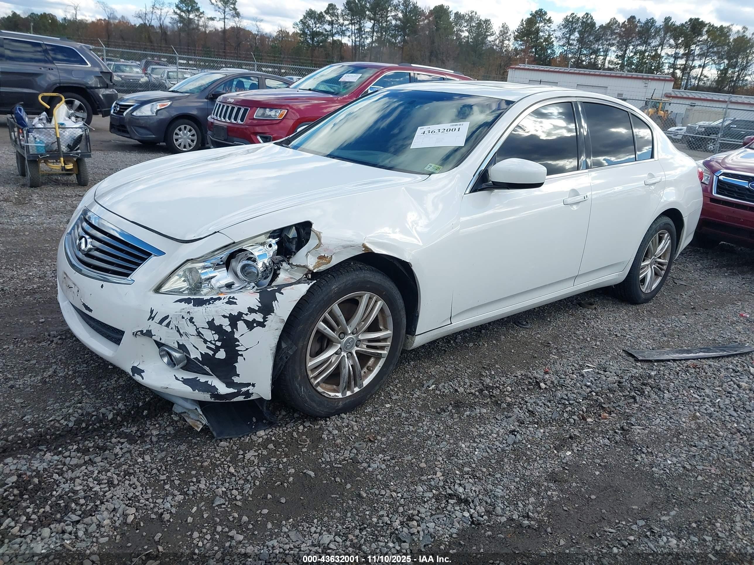 2011 Infiniti G37x   White vin: JN1CV6AR3BM352339