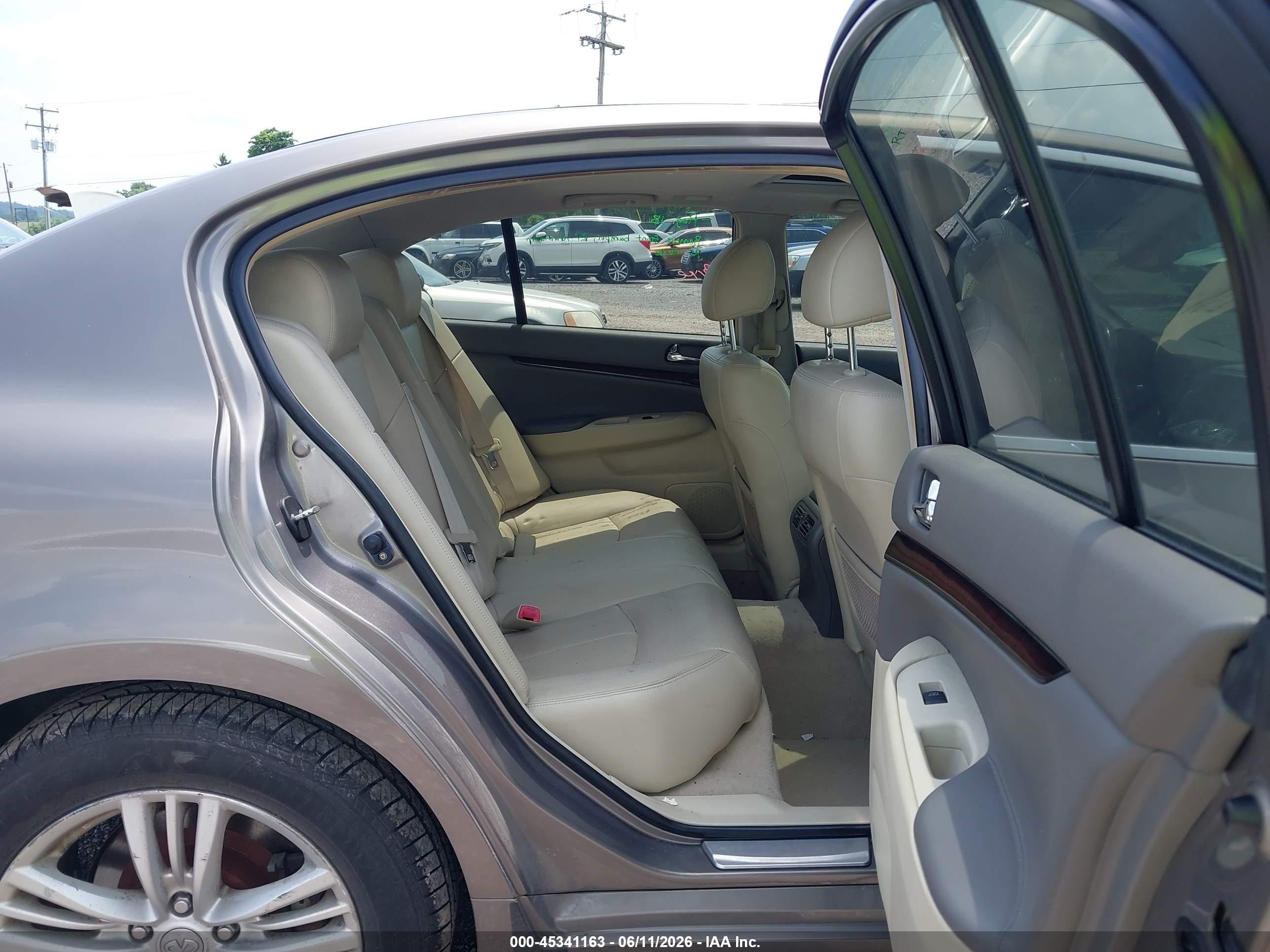 2012 Infiniti G37x   Champagne vin: JN1CV6AR3CM674383