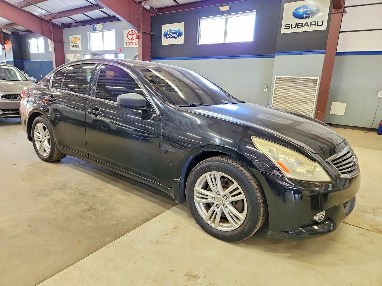 2013 Infiniti G37 Sedan X Черный vin: JN1CV6AR3DM350142