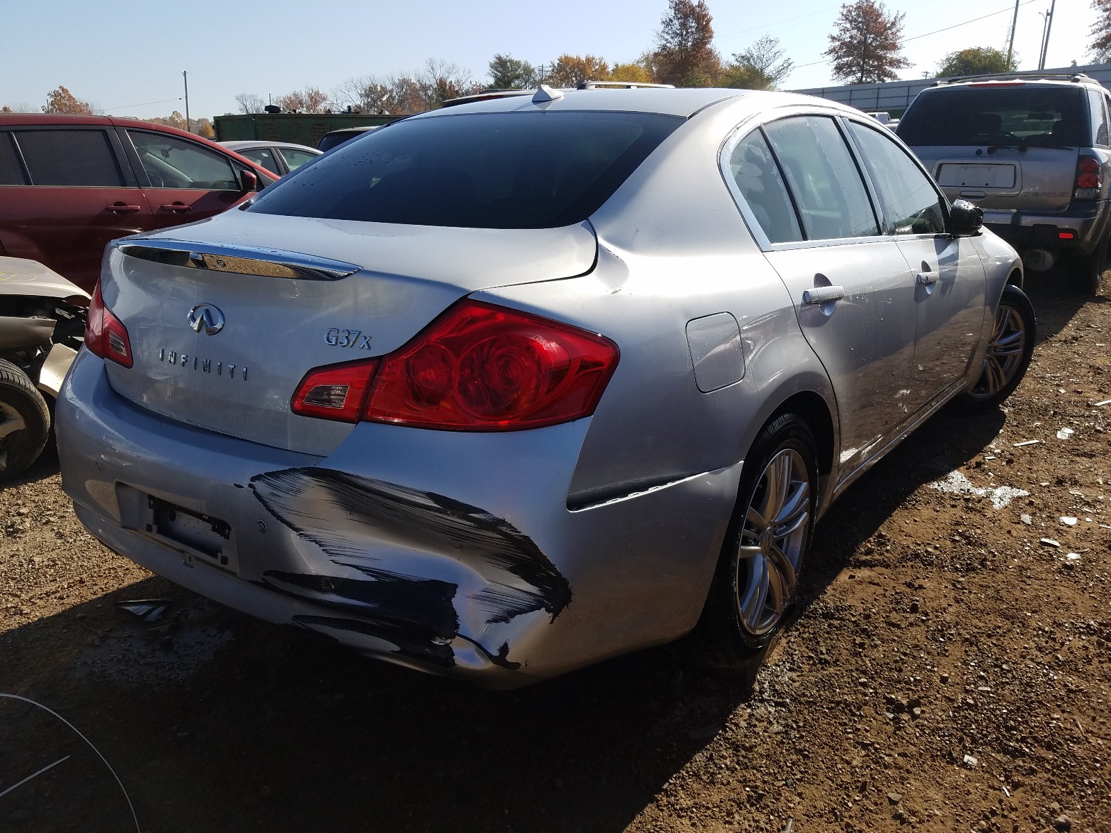 2013 Infiniti G37  Серебряный vin: JN1CV6AR3DM357138