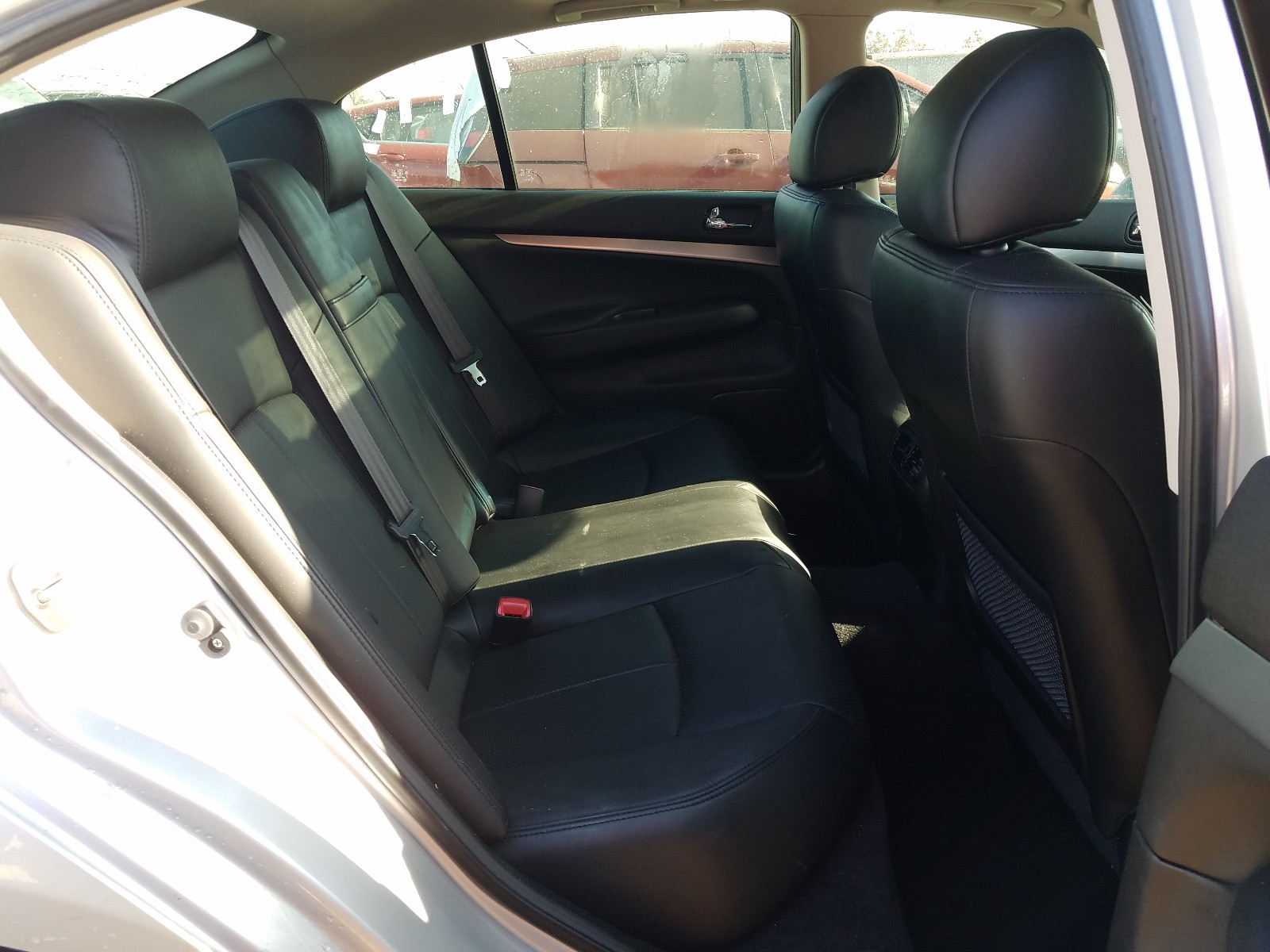 2013 Infiniti G37  Серебряный vin: JN1CV6AR3DM357138