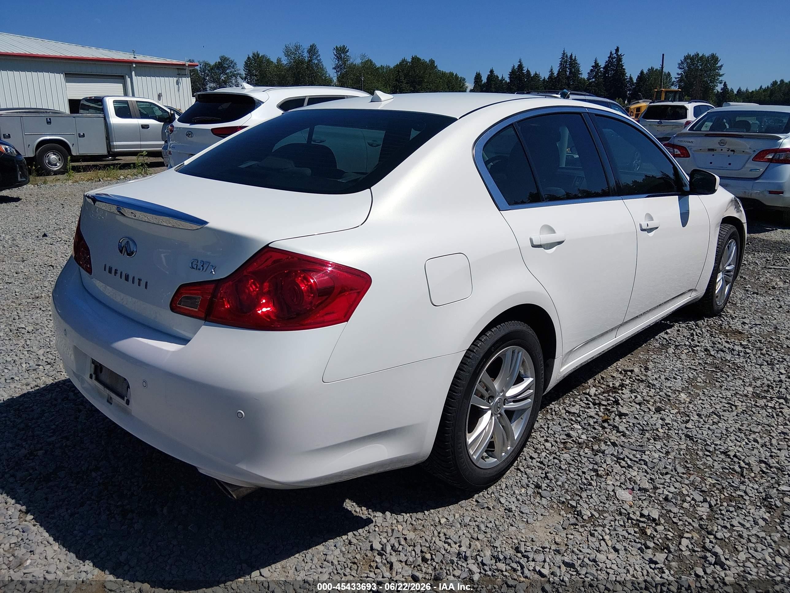2013 Infiniti G37x White vin: JN1CV6AR3DM765056
