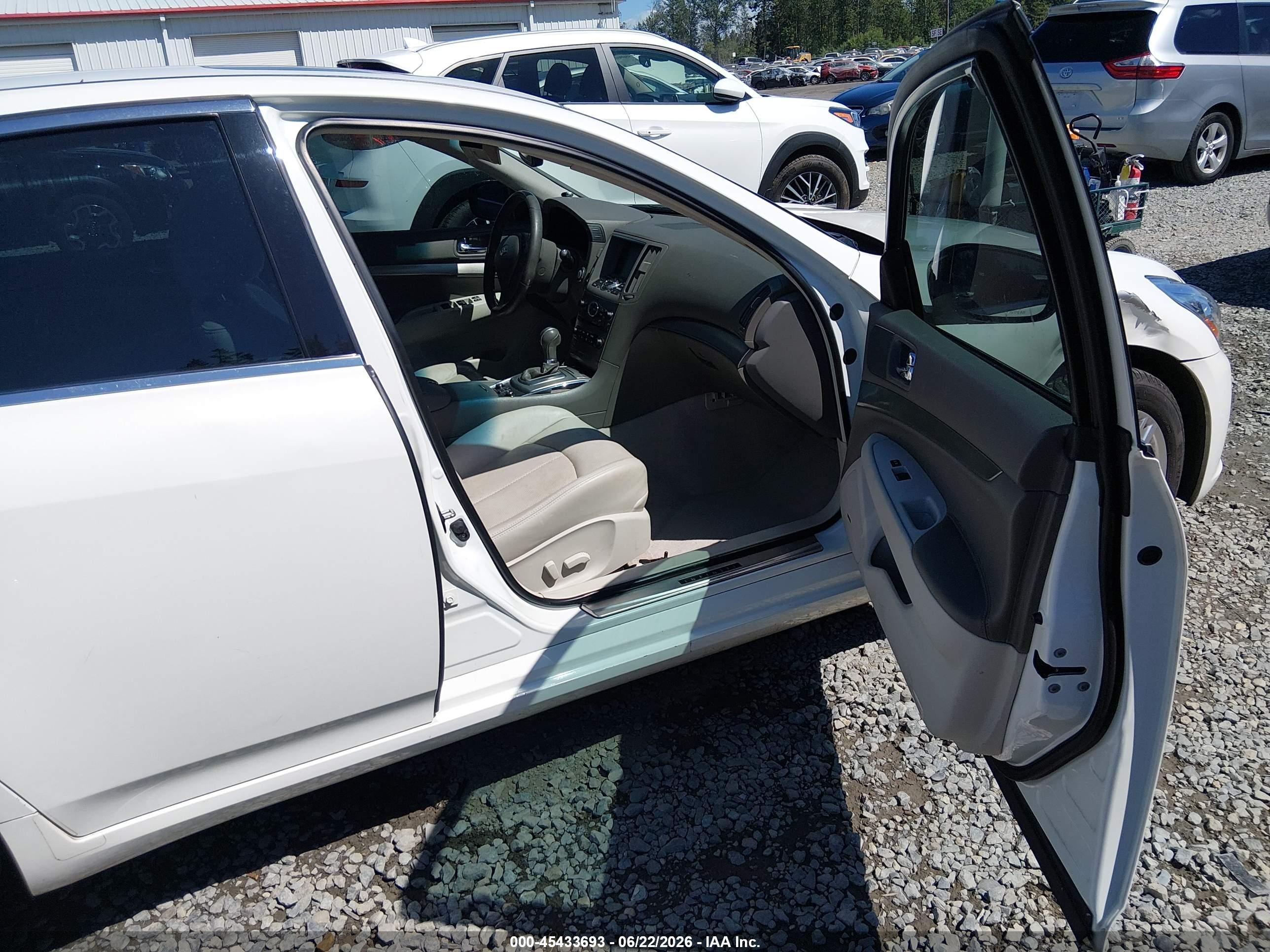 2013 Infiniti G37x White vin: JN1CV6AR3DM765056