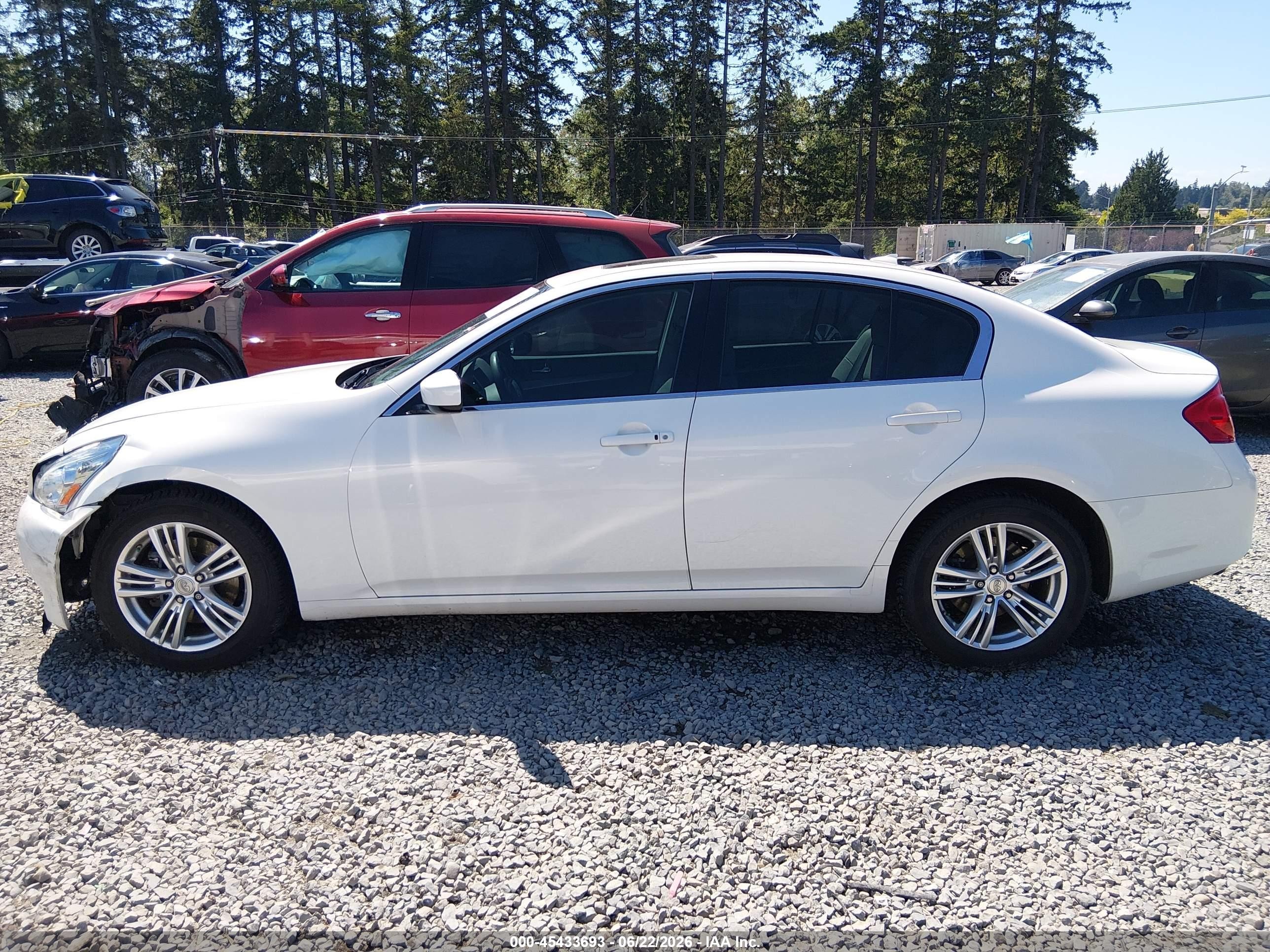 2013 Infiniti G37x White vin: JN1CV6AR3DM765056