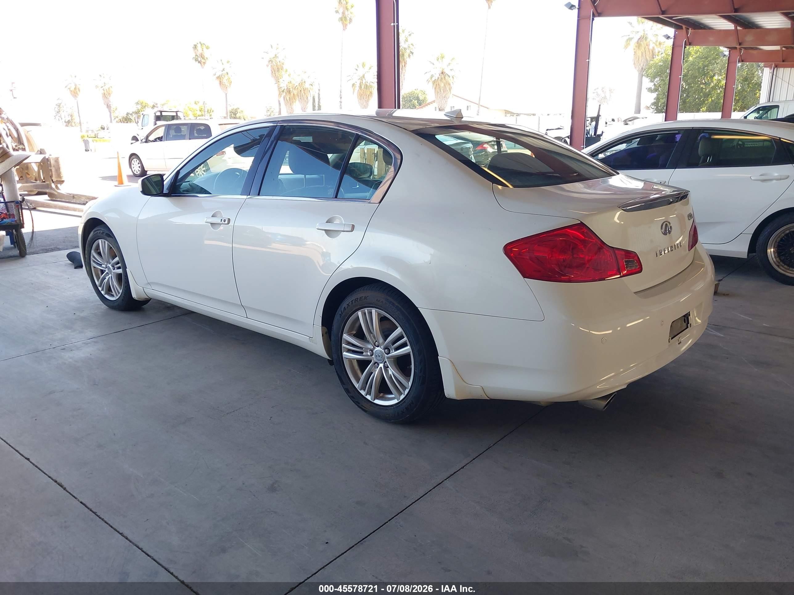 2013 Infiniti G37x   White vin: JN1CV6AR3DM767745