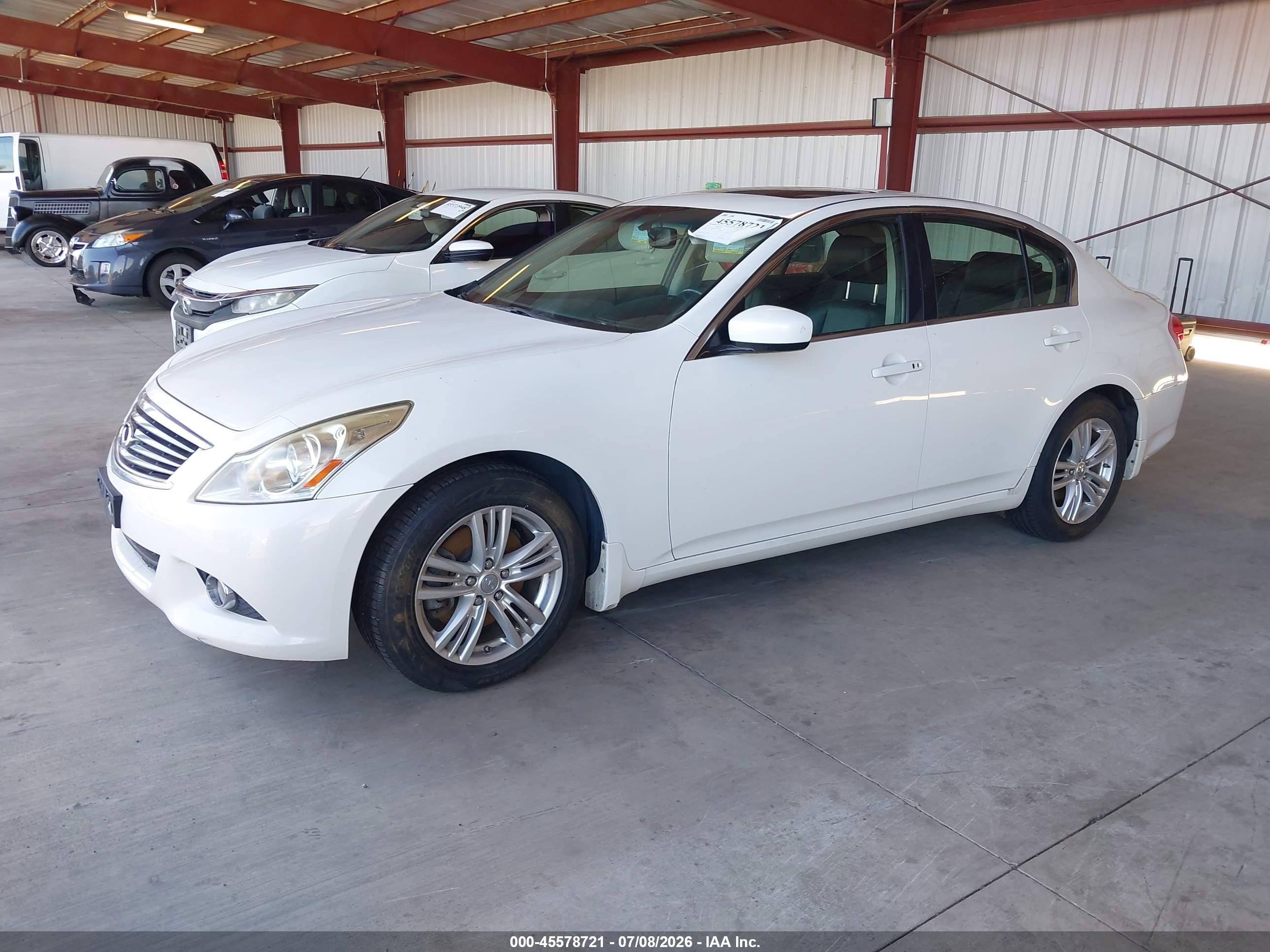 2013 Infiniti G37x   White vin: JN1CV6AR3DM767745