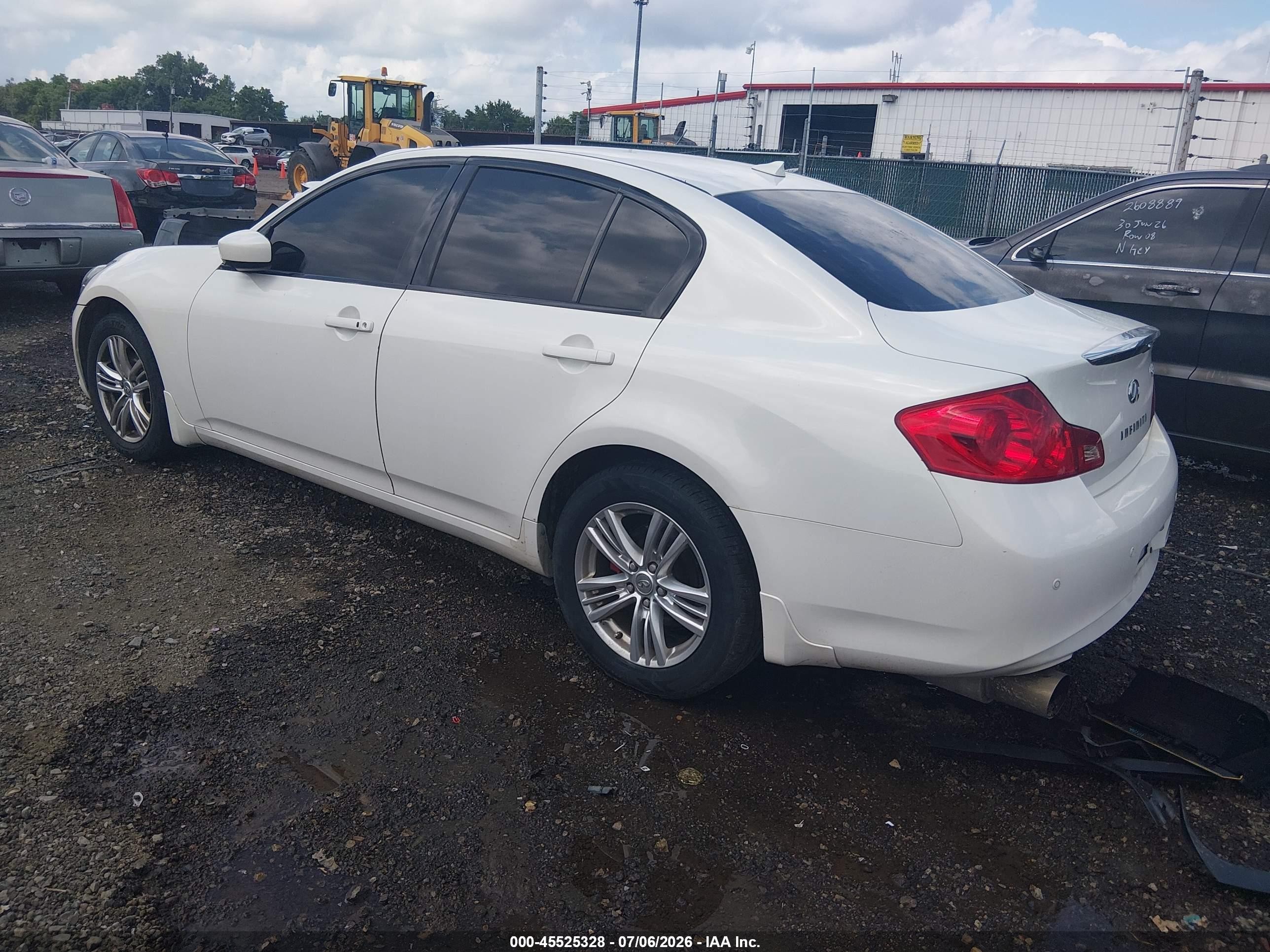 2013 Infiniti G37x   White vin: JN1CV6AR3DM768779
