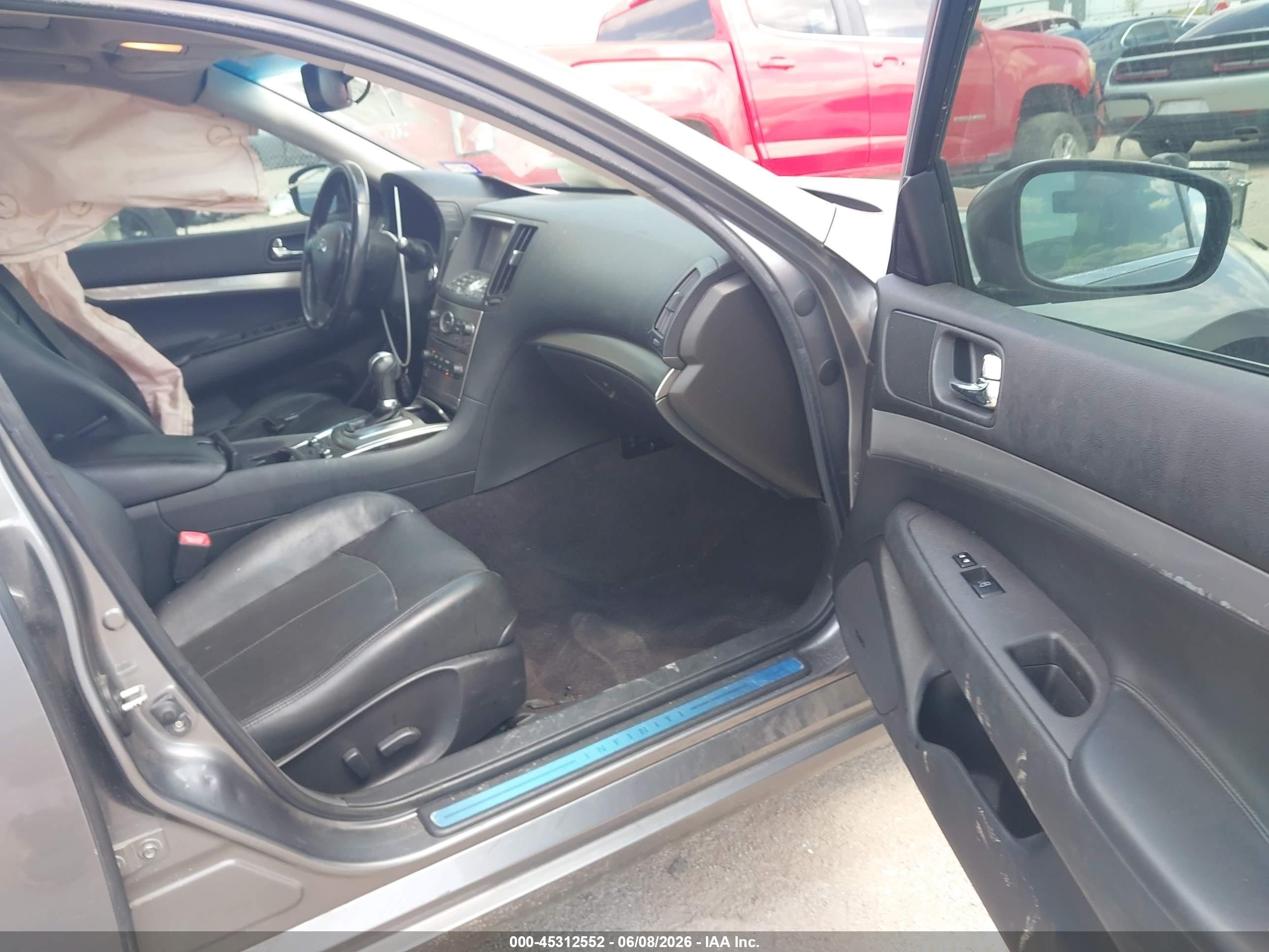 2015 Infiniti Q40   Серый vin: JN1CV6AR3FM524004