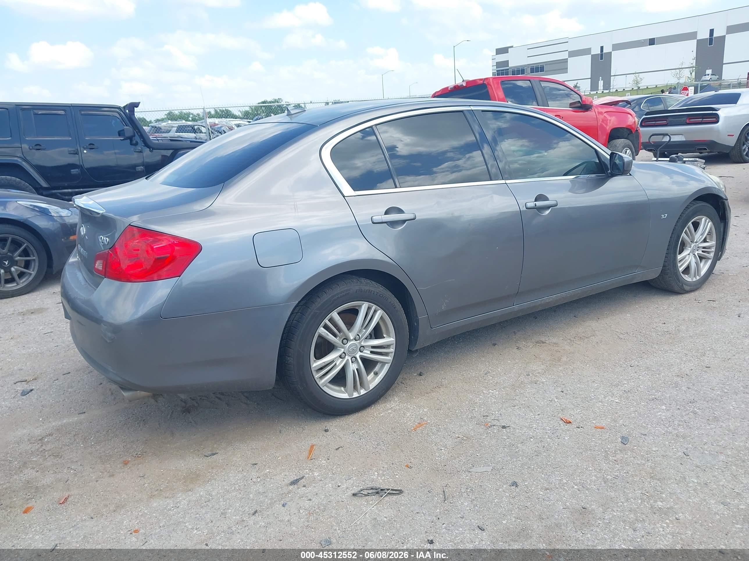 2015 Infiniti Q40   Серый vin: JN1CV6AR3FM524004