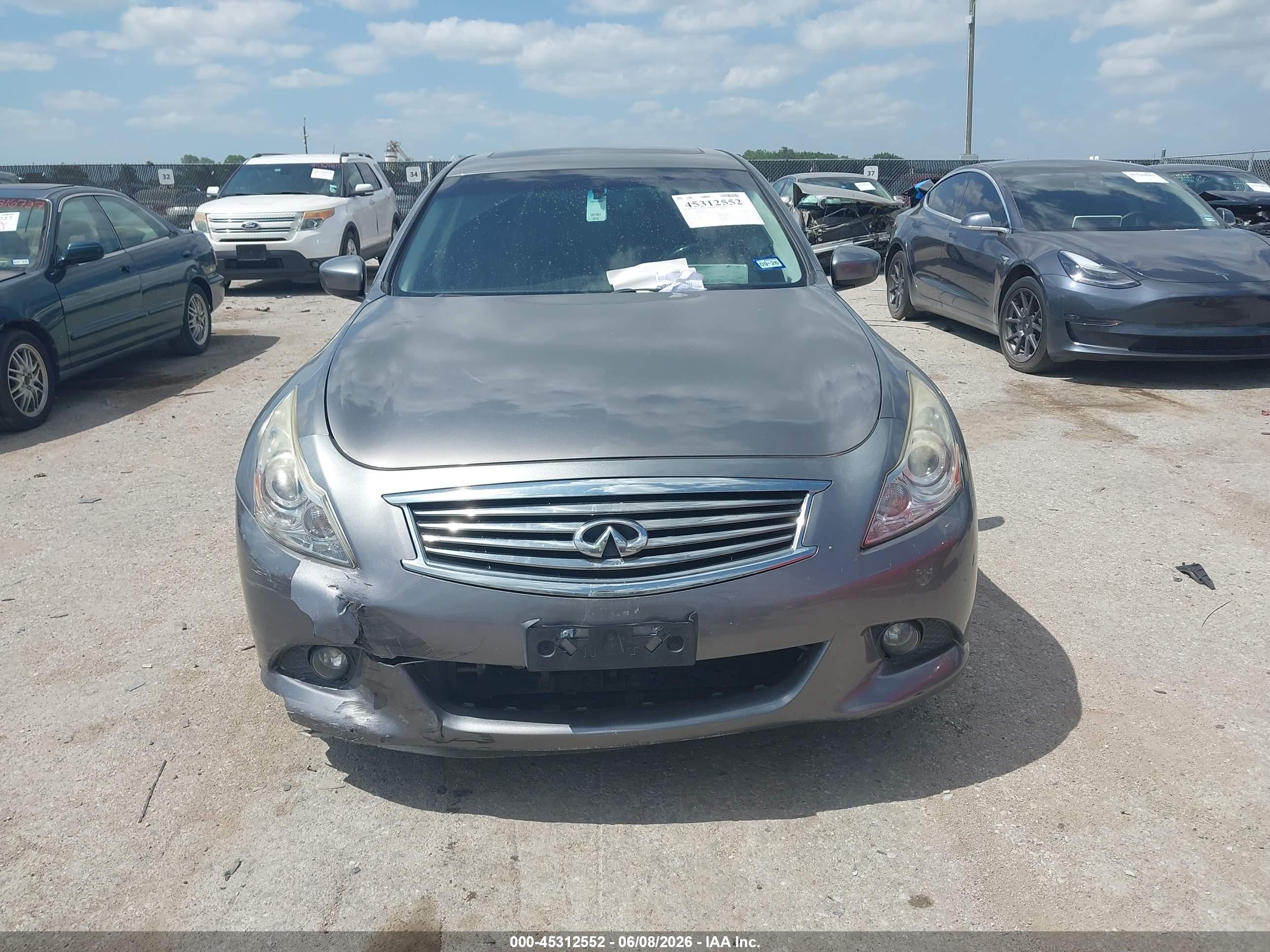 2015 Infiniti Q40   Серый vin: JN1CV6AR3FM524004
