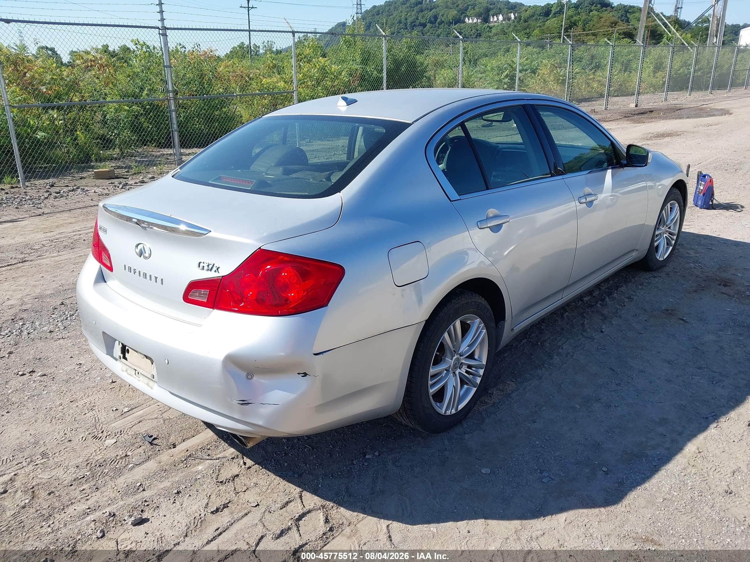 2010 Infiniti G37x   Серебряный vin: JN1CV6AR4AM251146