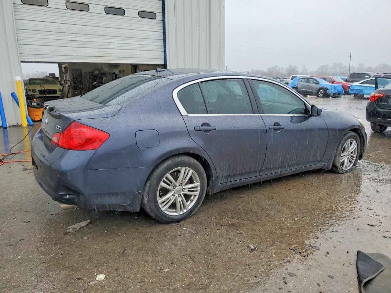 2010 Infiniti G37 Blue vin: JN1CV6AR4AM251714