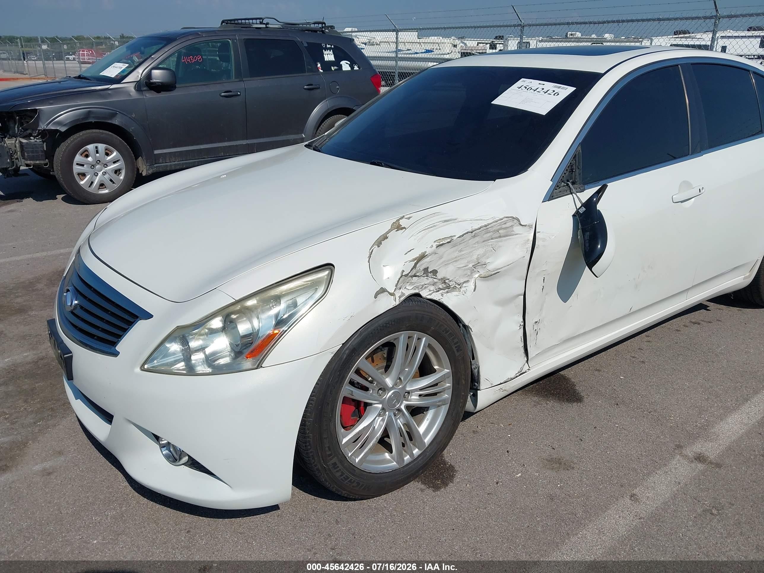 2013 Infiniti G37x   White vin: JN1CV6AR4DM353907