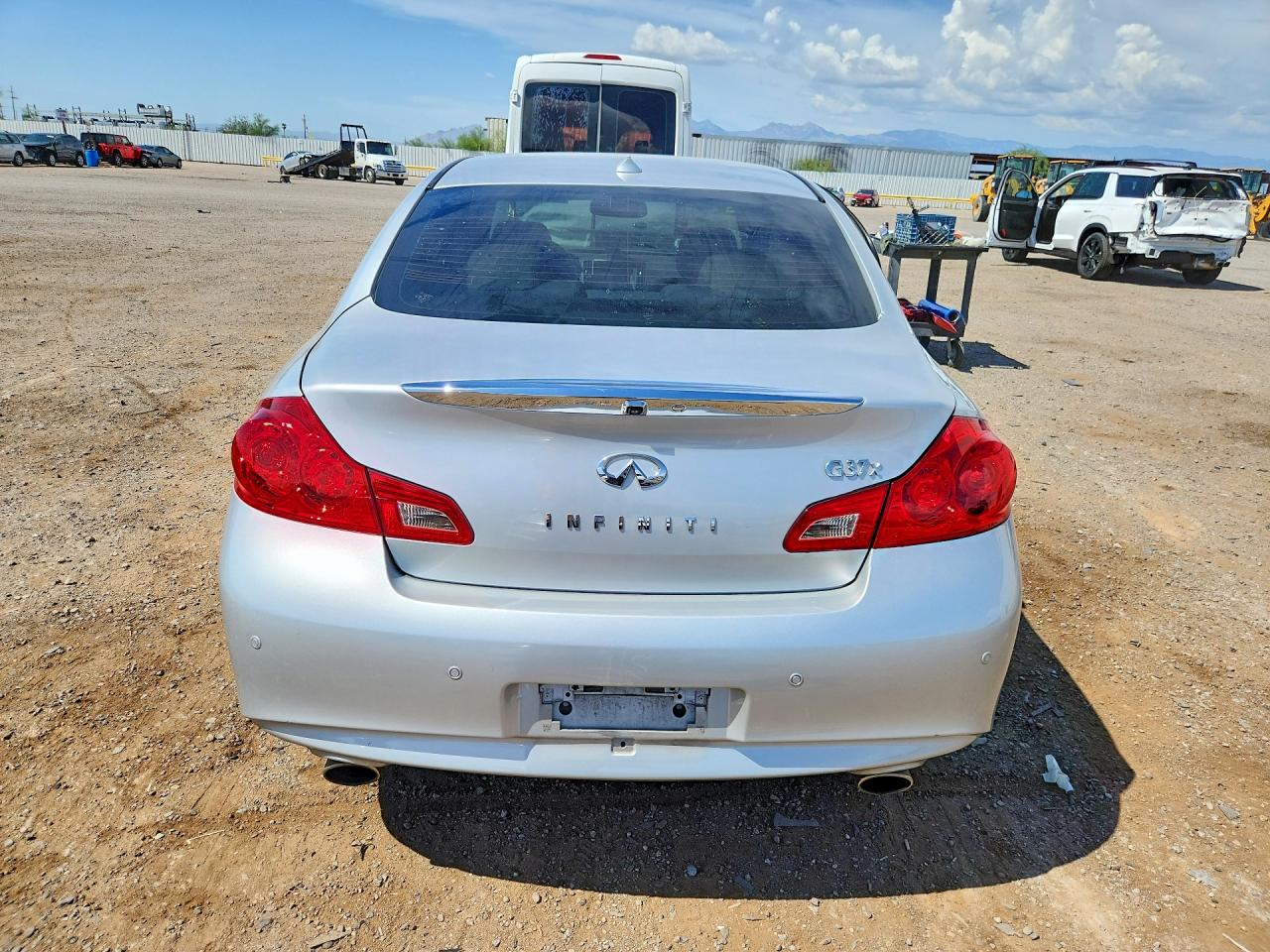 2013 Infiniti G37 Sedan X Серебряный vin: JN1CV6AR4DM762909