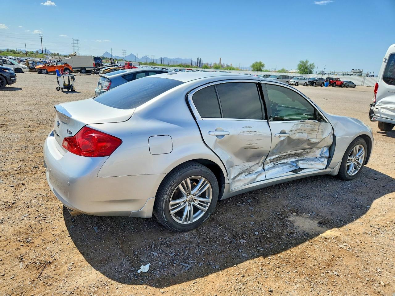 2013 Infiniti G37 Sedan X Серебряный vin: JN1CV6AR4DM762909