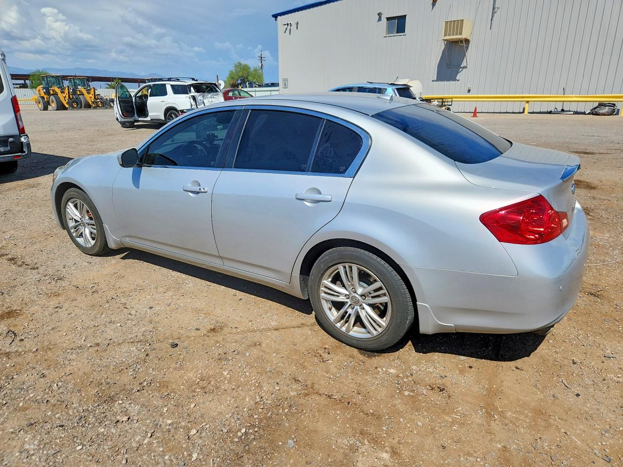 2013 Infiniti G37 Sedan X Серебряный vin: JN1CV6AR4DM762909