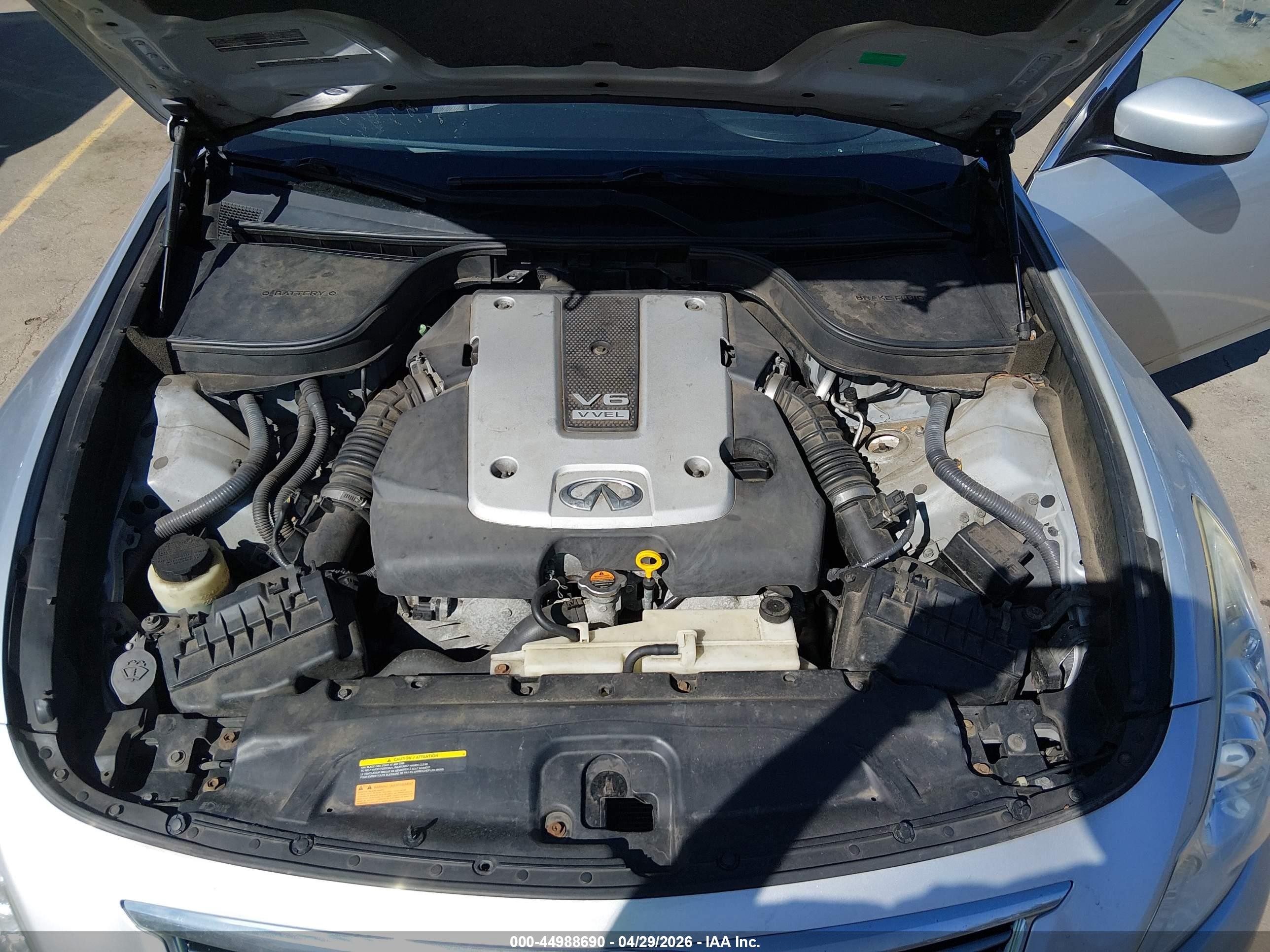2015 Infiniti Q40   Silver vin: JN1CV6AR4FM651201