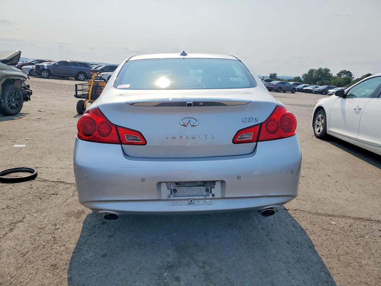 2010 Infiniti G37 Sedan X Silver vin: JN1CV6AR5AM253875