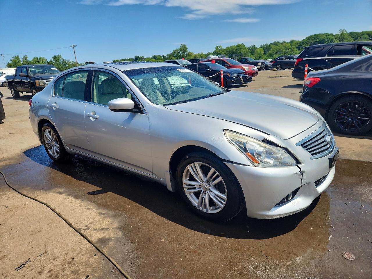 2011 Infiniti G37 Sedan X Серебряный vin: JN1CV6AR5BM355887