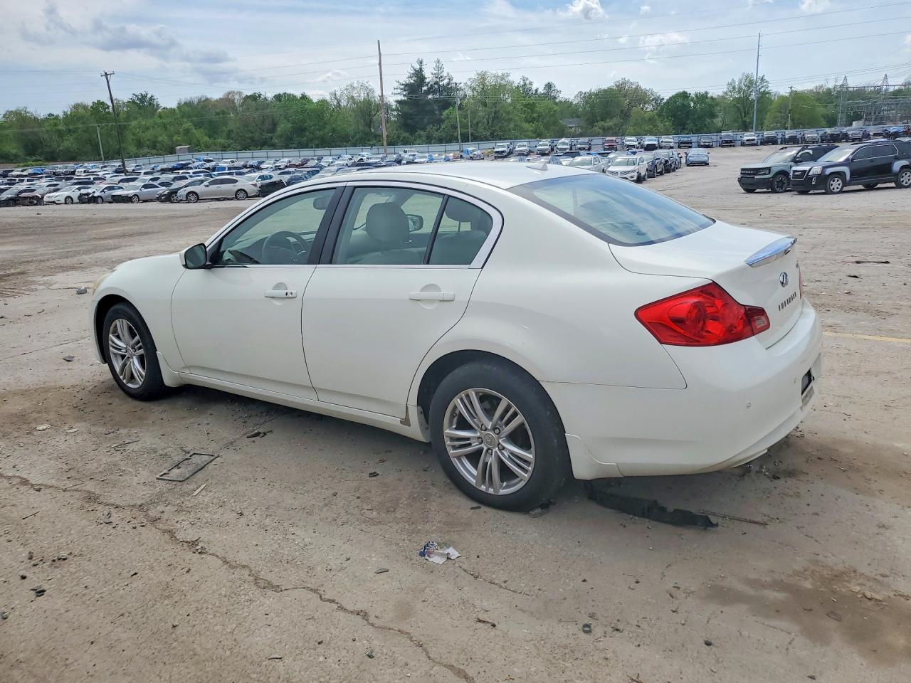 2011 Infiniti G37 Sedan X Белый vin: JN1CV6AR5BM401671