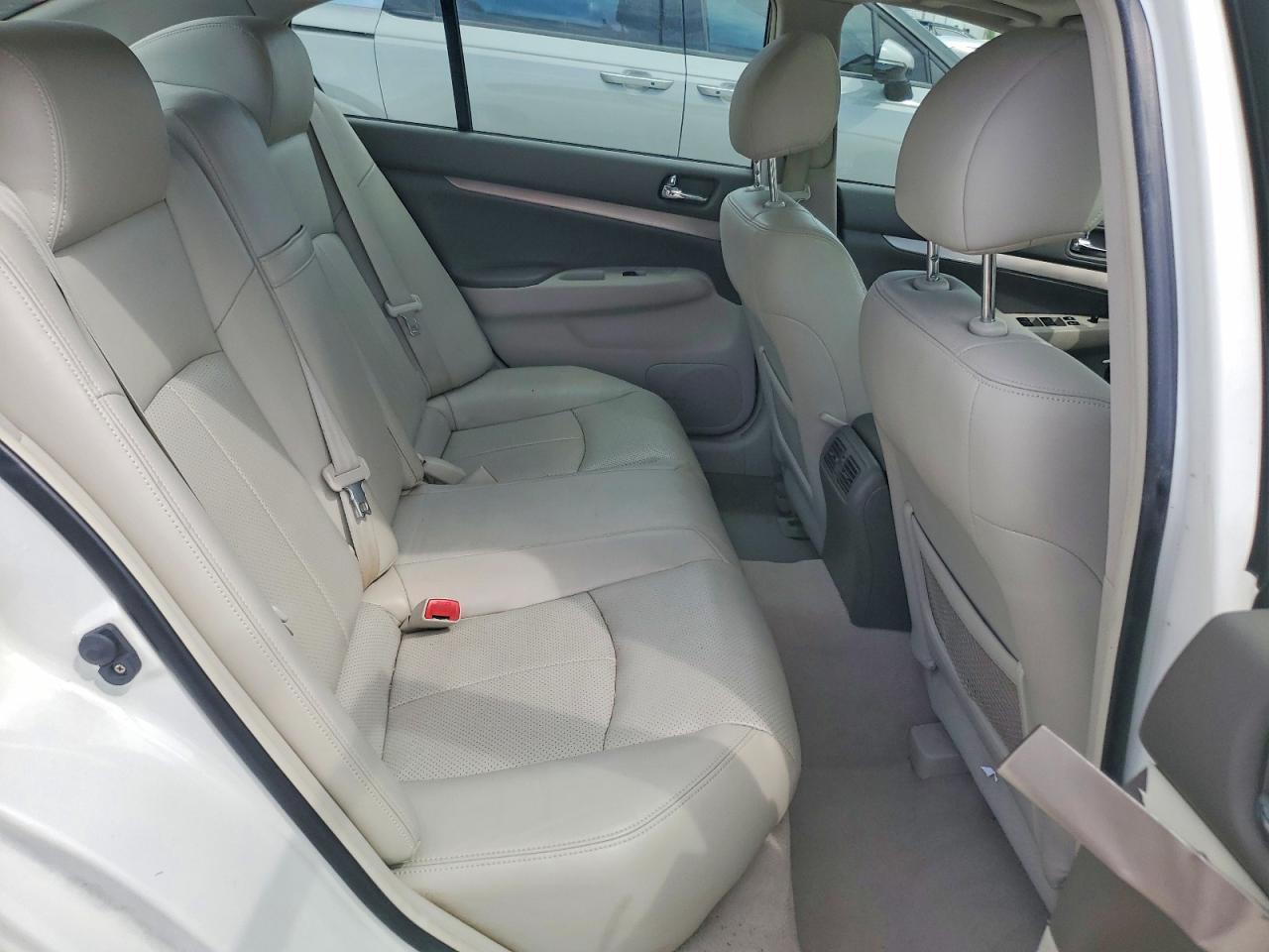 2011 Infiniti G37 Sedan X Белый vin: JN1CV6AR5BM401671
