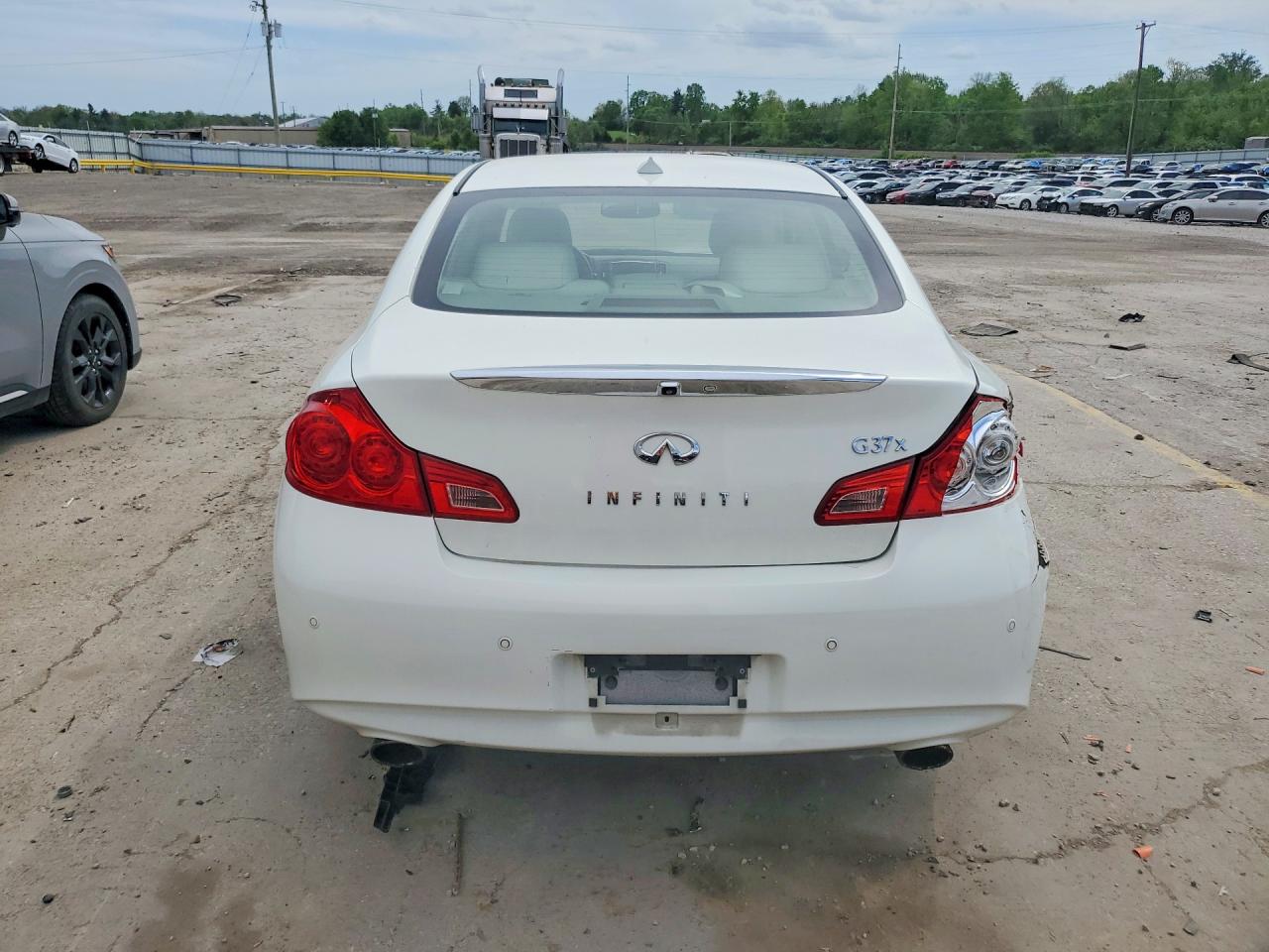 2011 Infiniti G37 Sedan X Белый vin: JN1CV6AR5BM401671