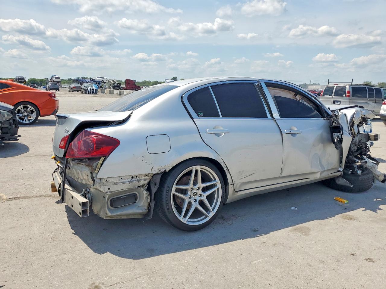 2012 Infiniti G37 Sedan X Серебряный vin: JN1CV6AR5CM671453