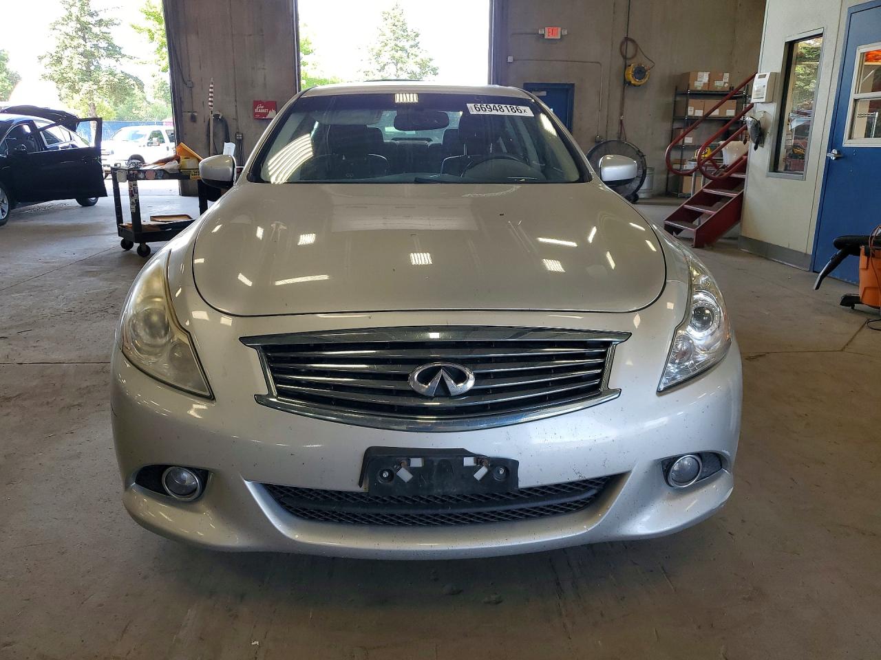 2012 Infiniti G37 Sedan X Серебряный vin: JN1CV6AR5CM971400