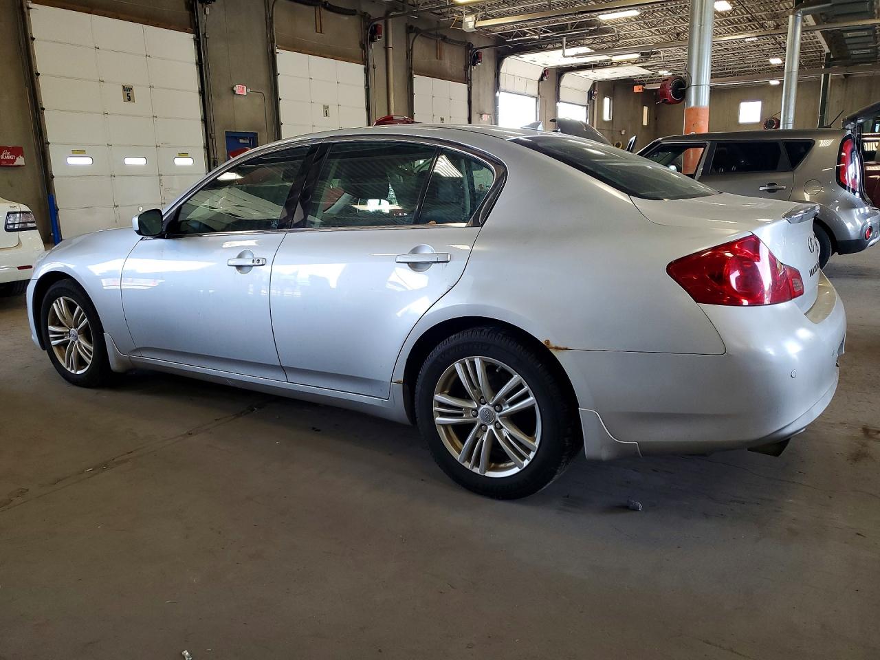 2012 Infiniti G37 Sedan X Серебряный vin: JN1CV6AR5CM971400