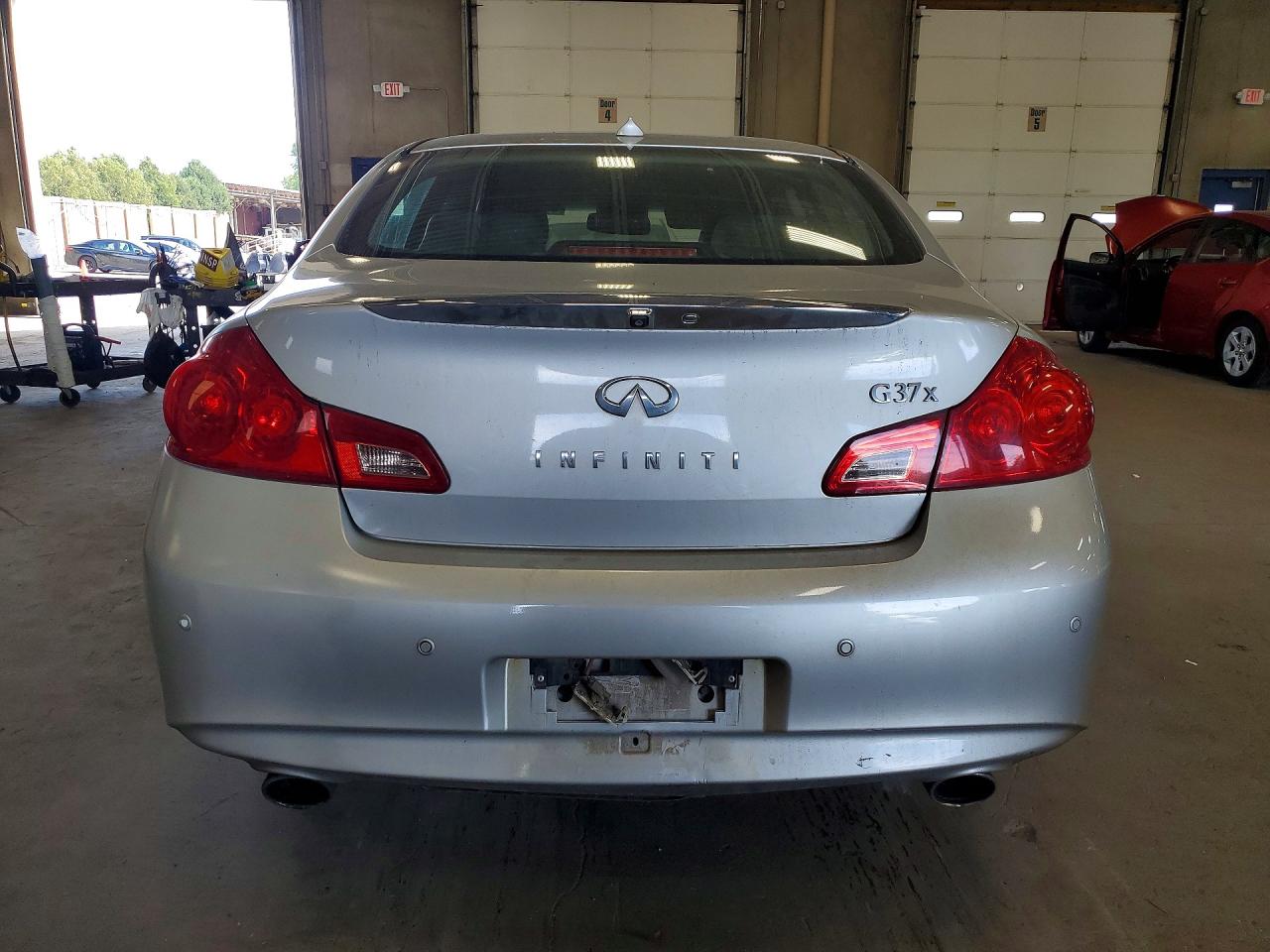 2012 Infiniti G37 Sedan X Серебряный vin: JN1CV6AR5CM971400