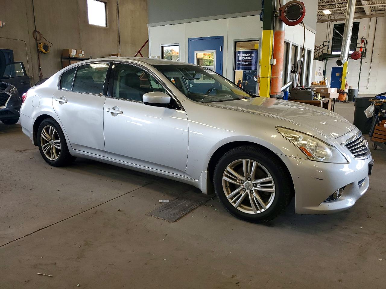 2012 Infiniti G37 Sedan X Серебряный vin: JN1CV6AR5CM971400