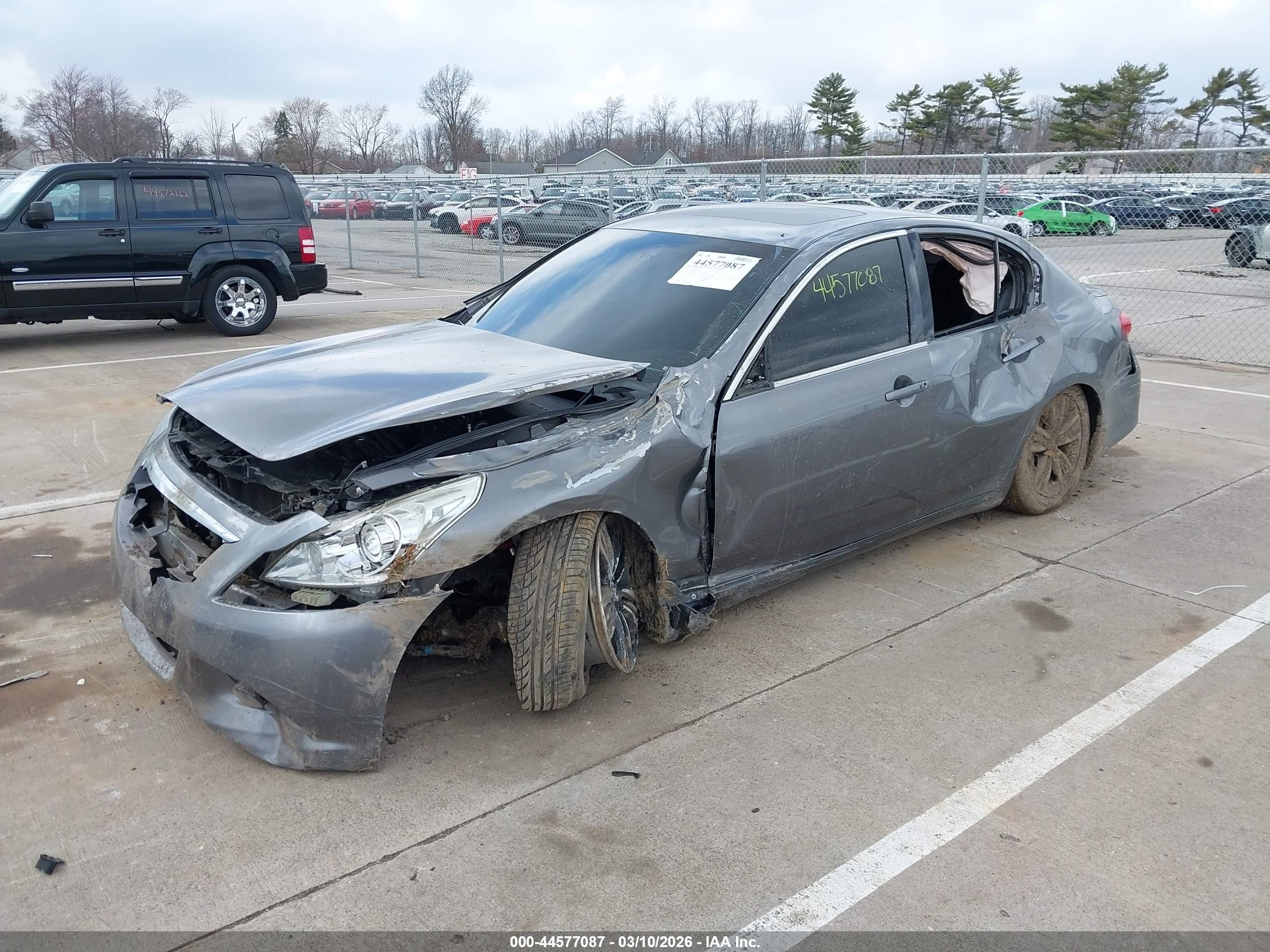 2013 Infiniti G37x   Silver vin: JN1CV6AR5DM353057
