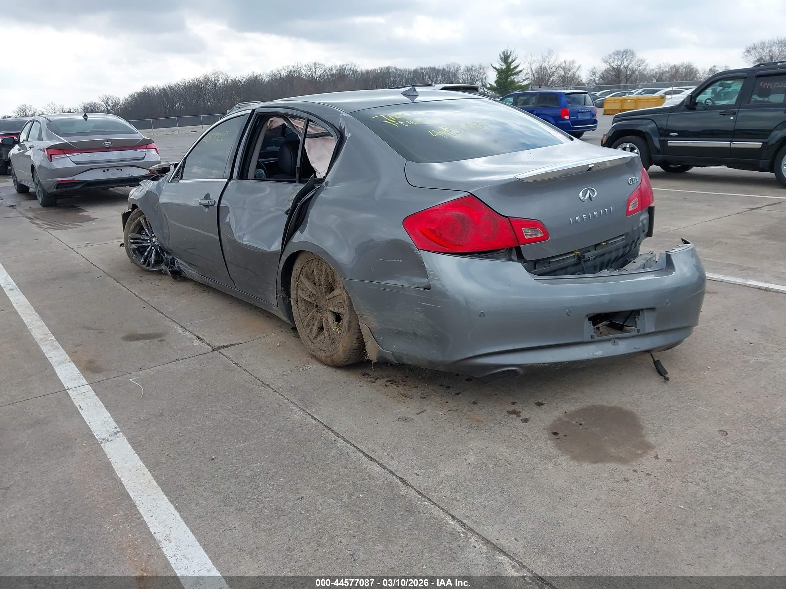 2013 Infiniti G37x   Silver vin: JN1CV6AR5DM353057