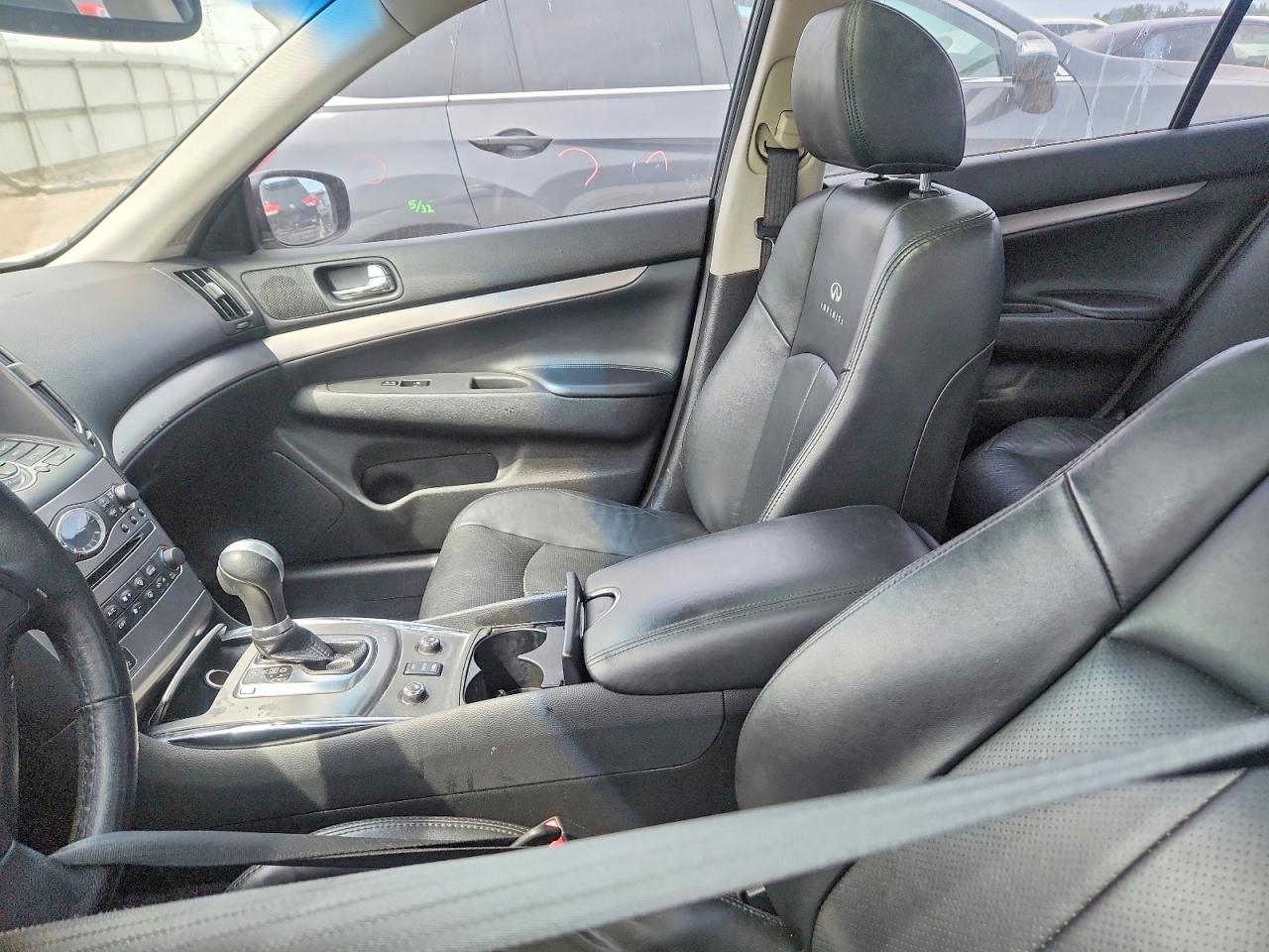 2013 Infiniti G37 Sedan X Белый vin: JN1CV6AR5DM750090